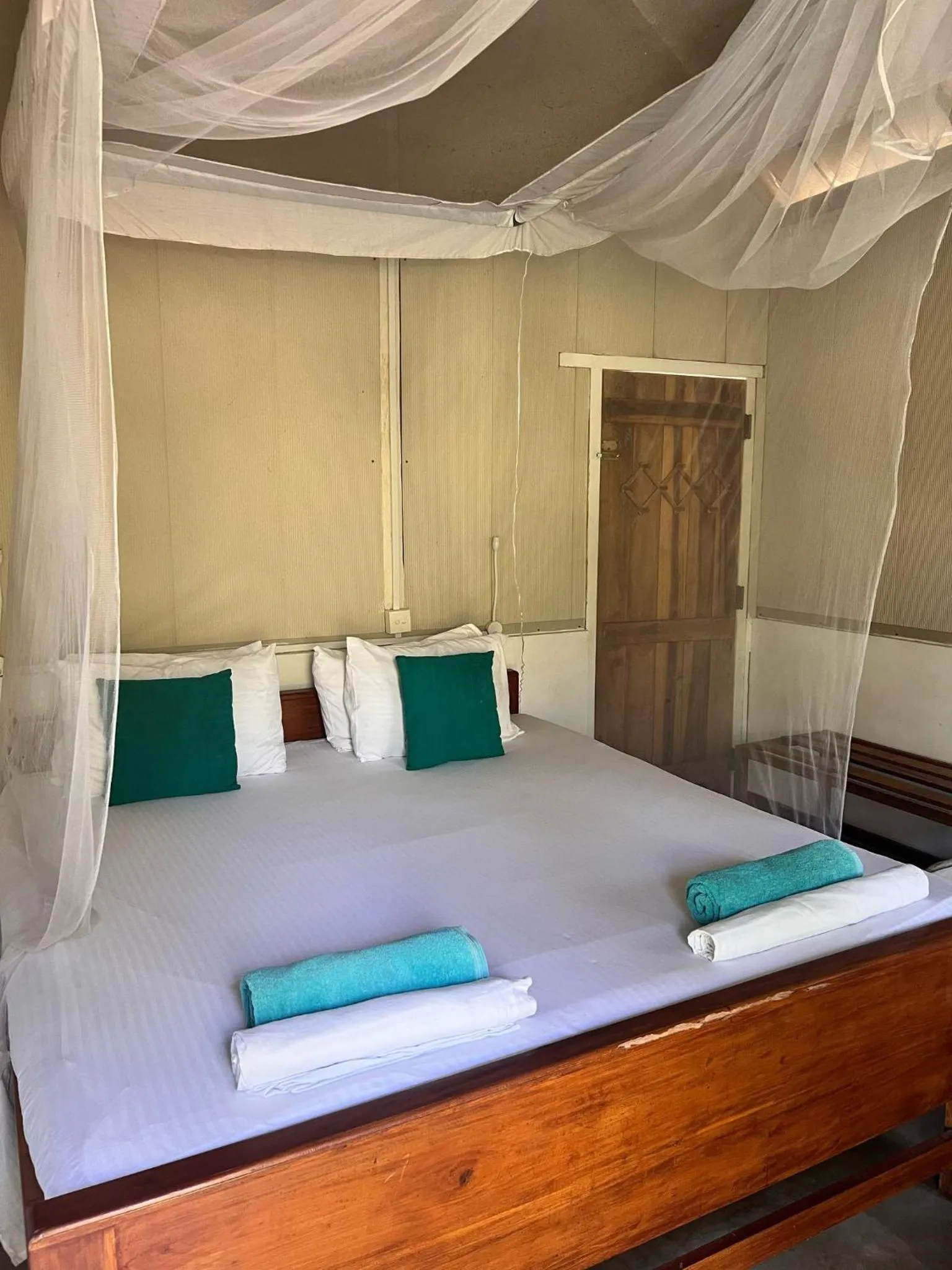 Bed in Salt Bay Kite and Dive Resort