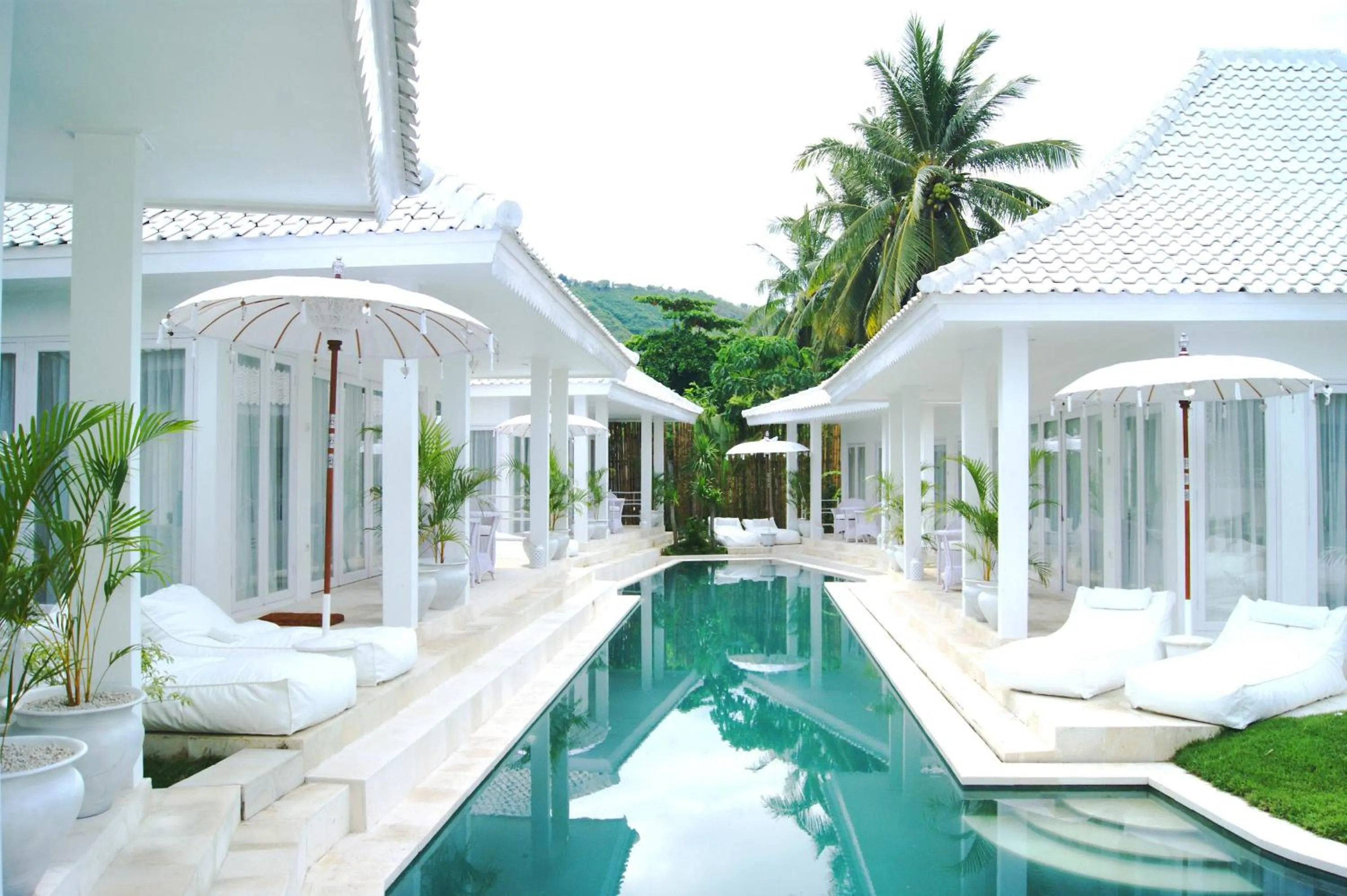 Swimming pool in Harmony Villas