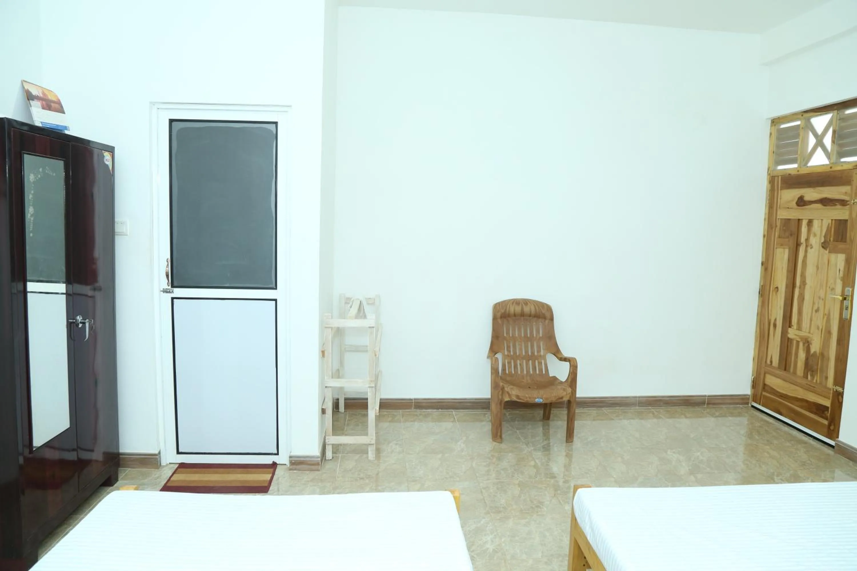 Bedroom, Bed in Nilaveli Star View Hotel