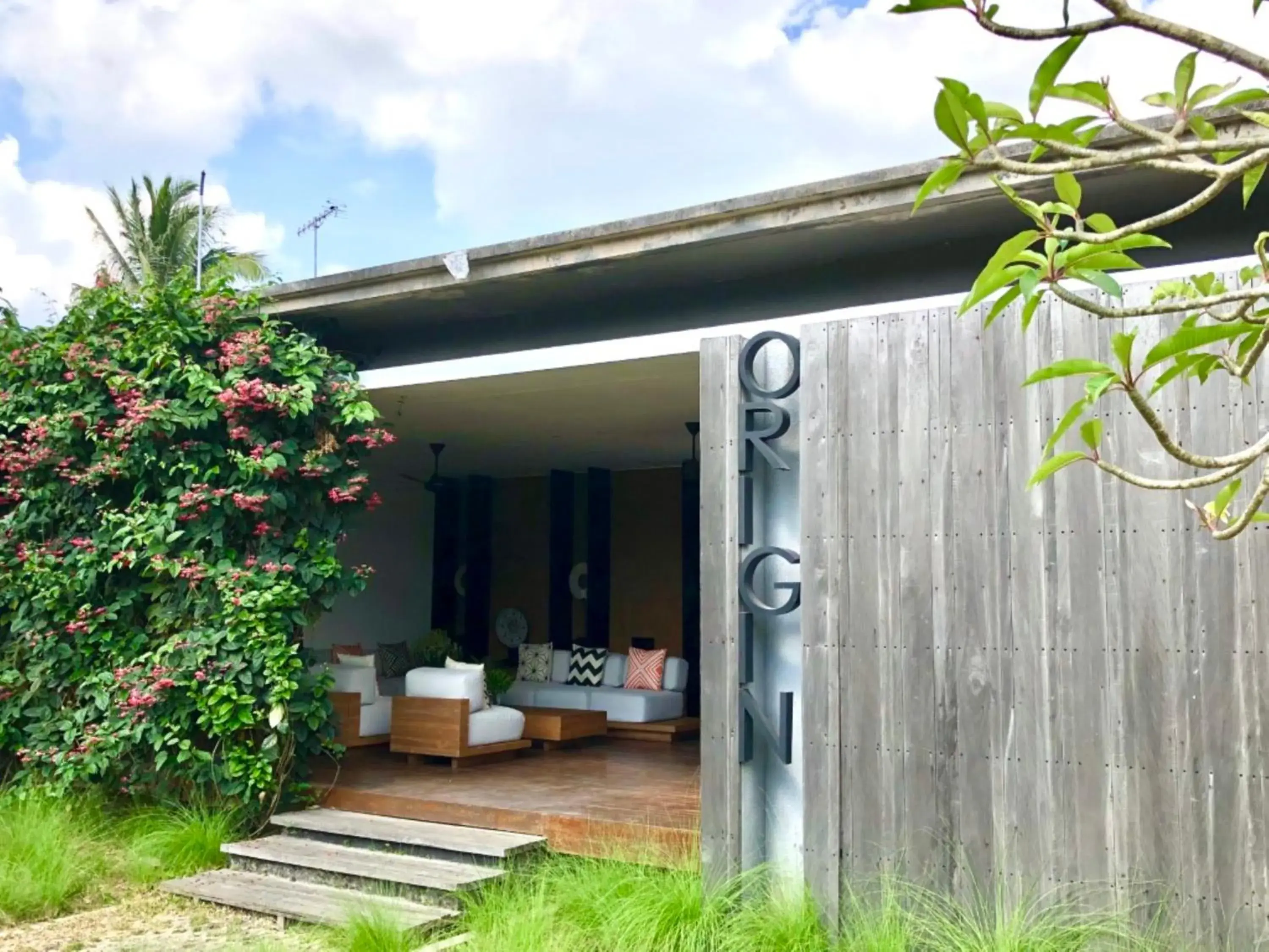 Facade/entrance in Origin Ubud Facade/entrance in Origin Ubud