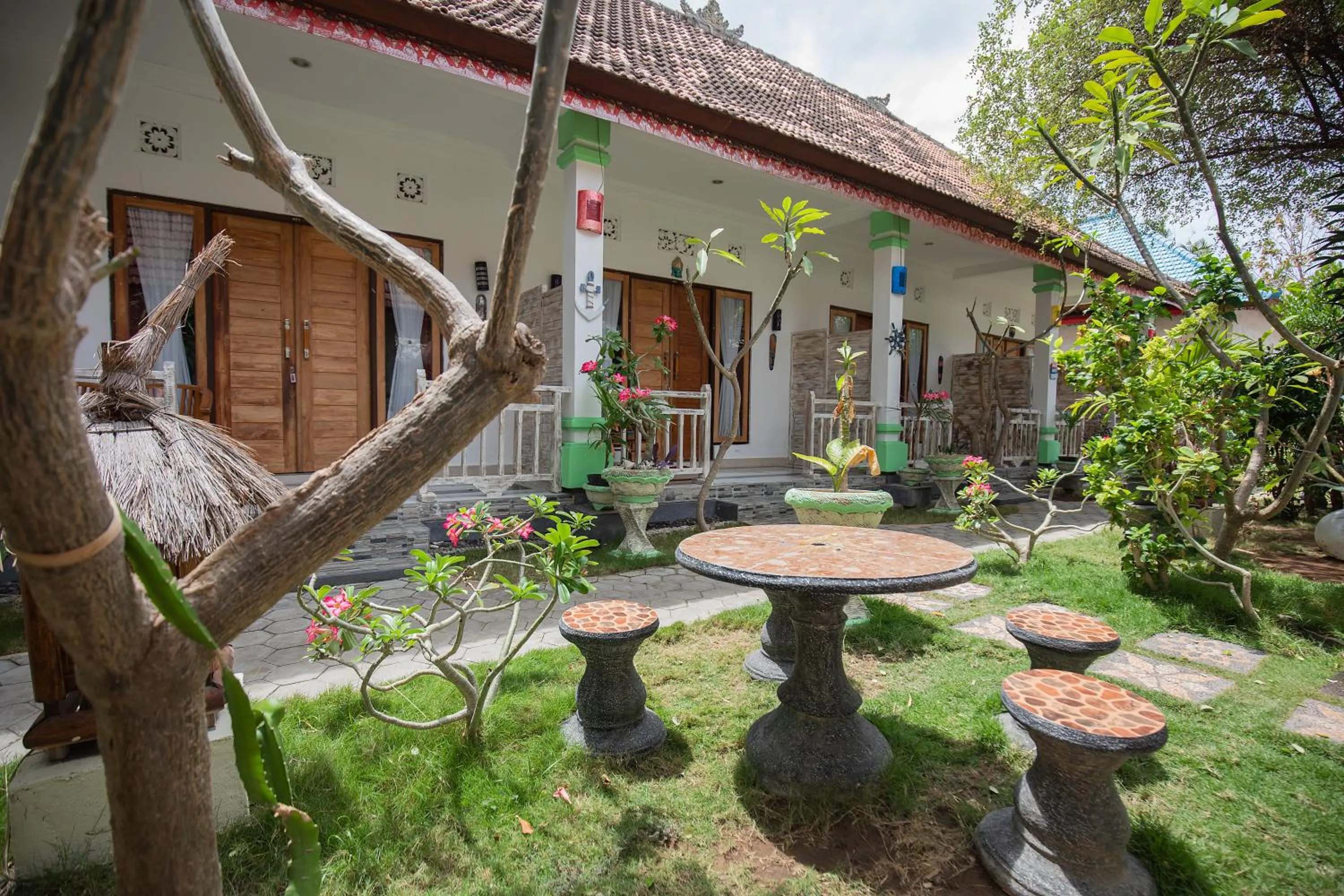 Garden in Pondok Kana And Hostel by Ecommerceloka