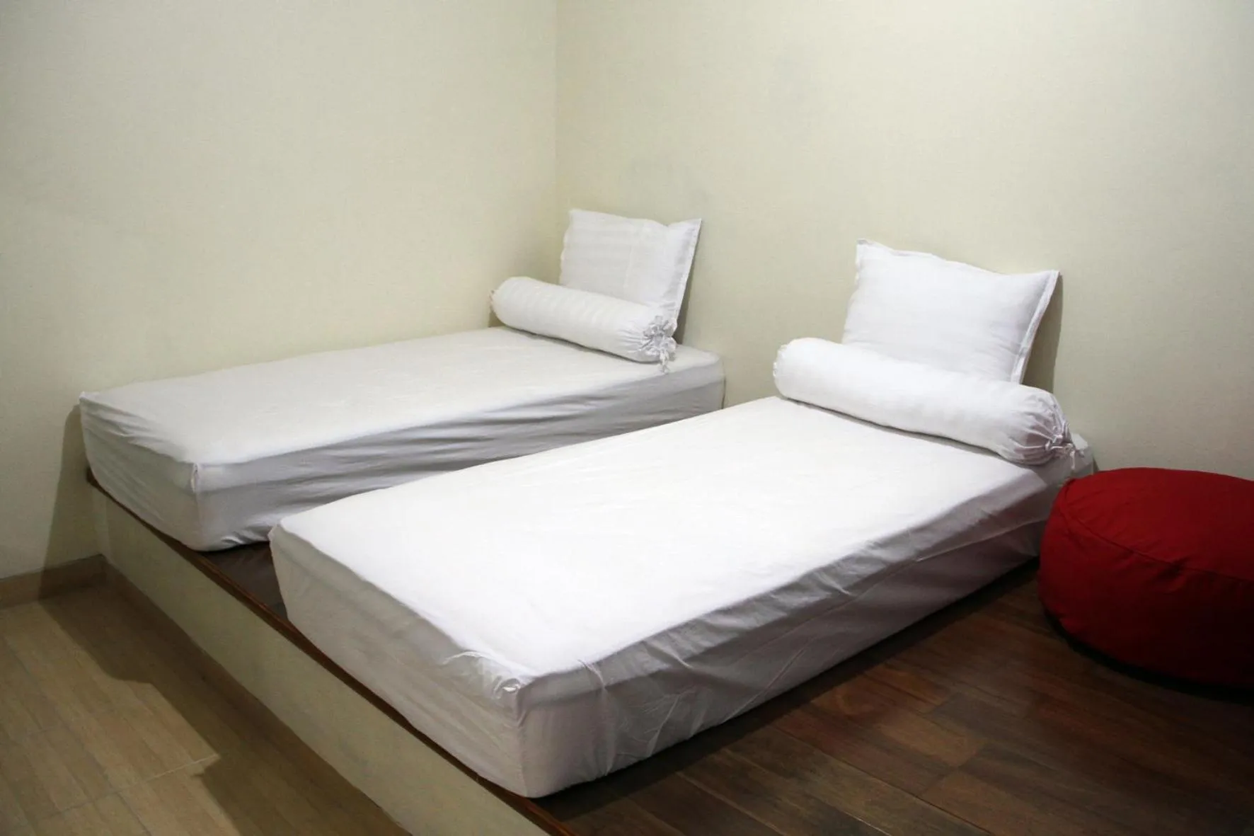Bed in Green Leaf Guest House by Sinergi