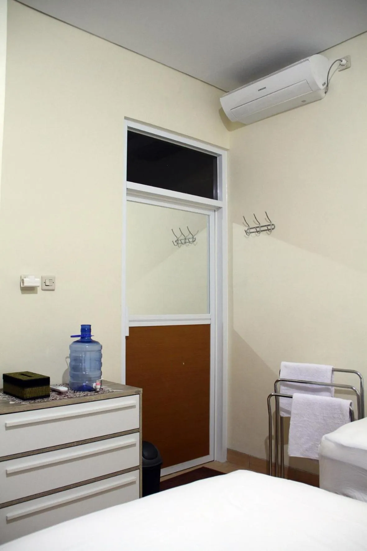 Property building, Bed in Green Leaf Guest House by Sinergi