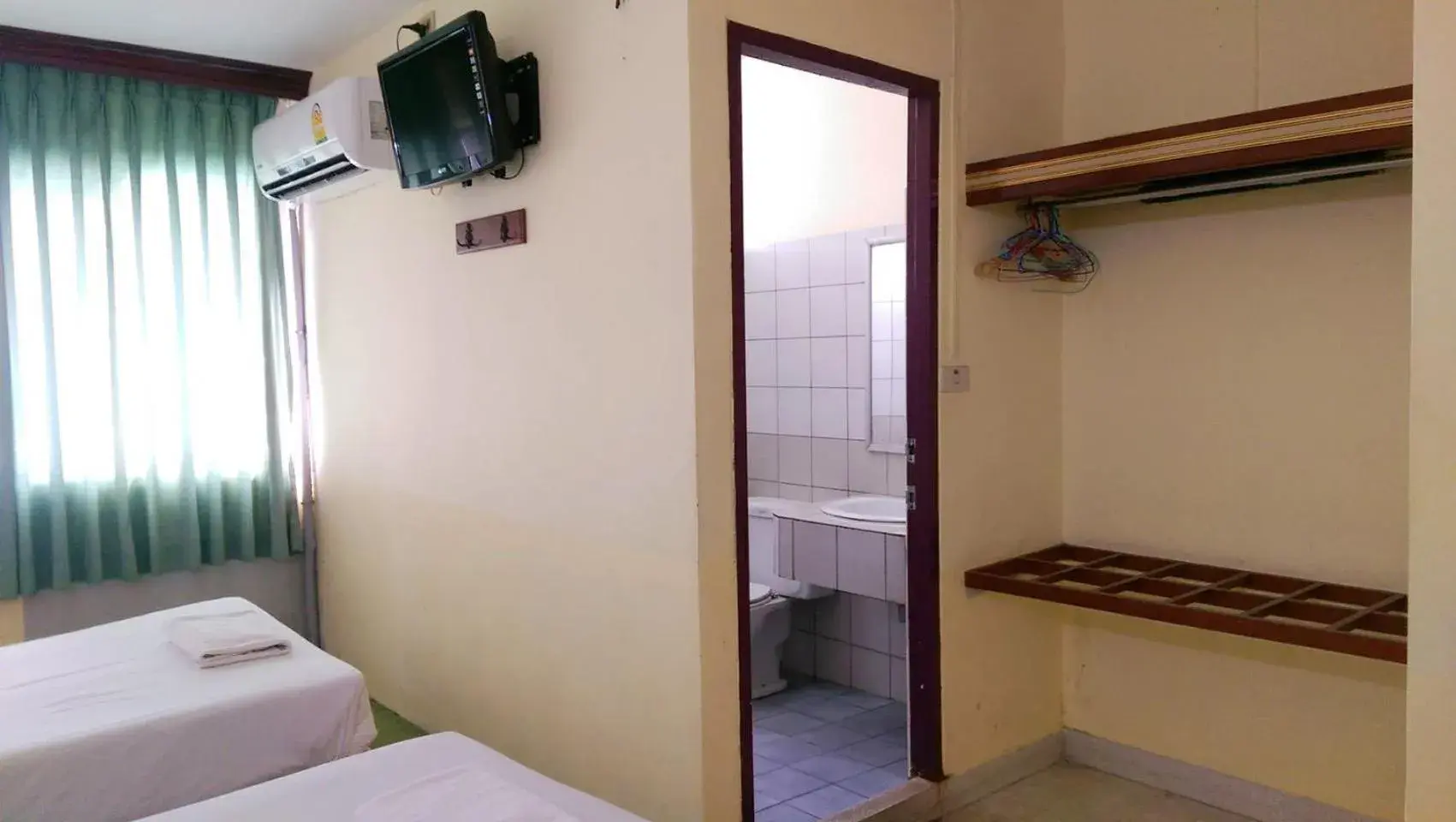 Bedroom, Bed in โรงแรมวัฒนาตรัง Bedroom, Bed in โรงแรมวัฒนาตรัง