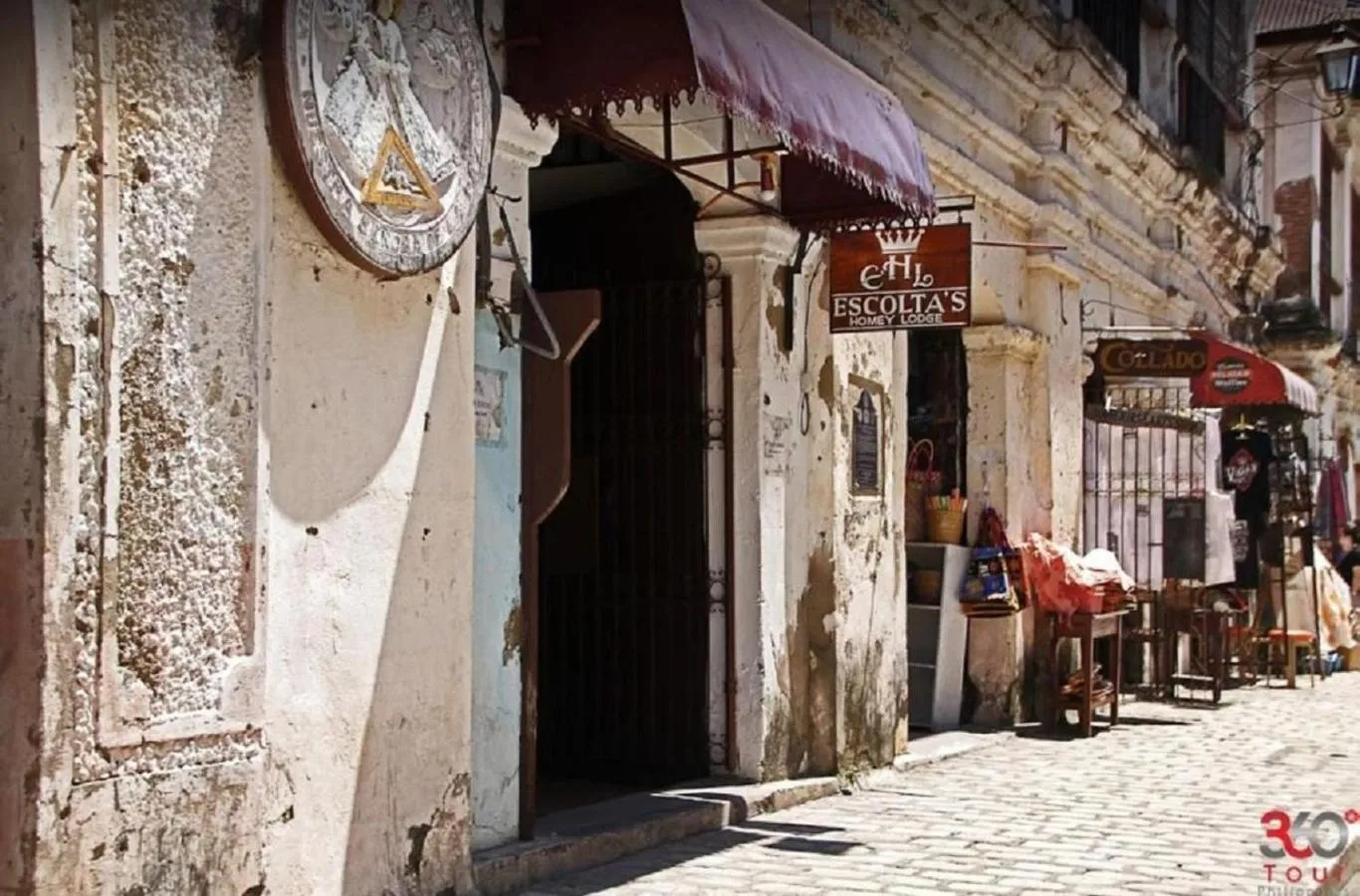 Property building in Escolta's Homey Lodge