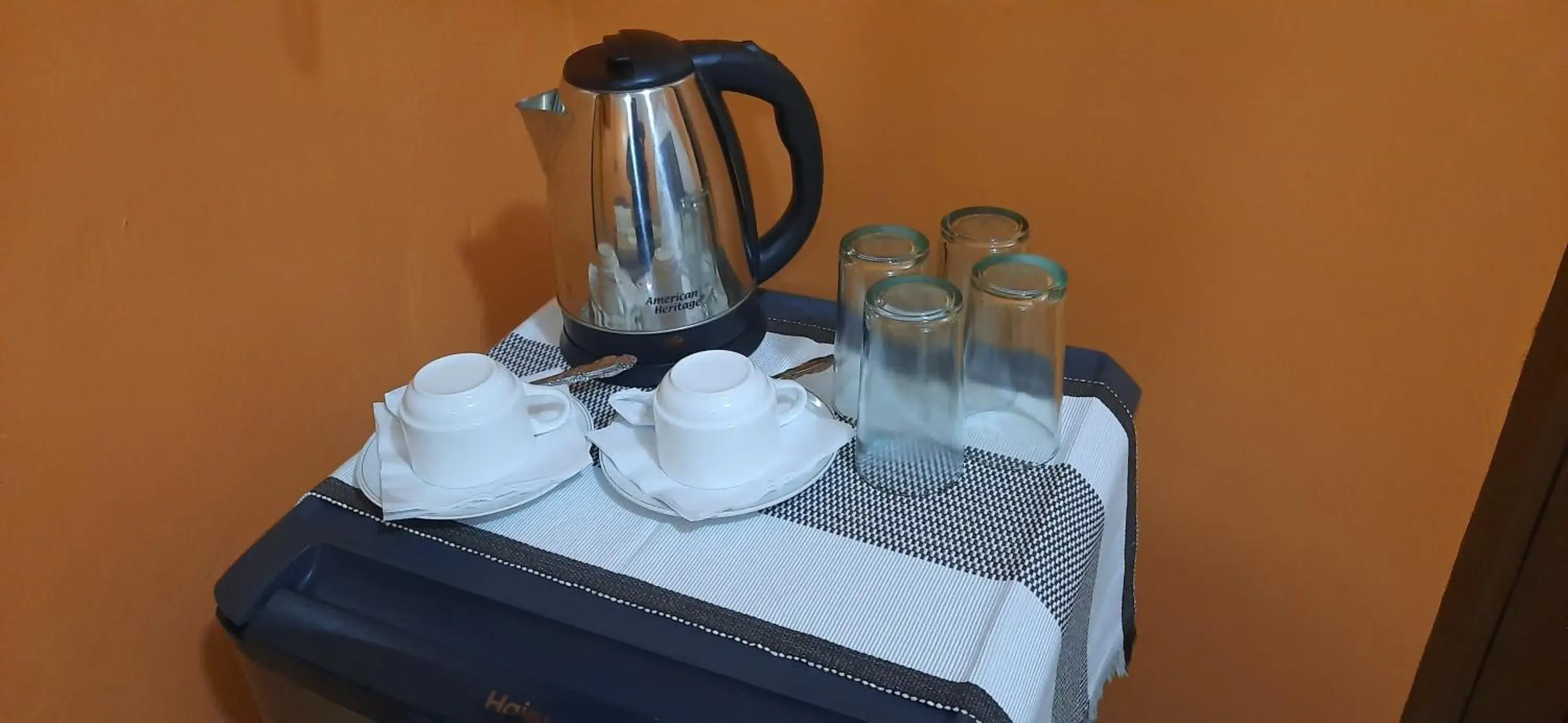 Coffee/tea facilities in Escolta's Homey Lodge Coffee/tea facilities in Escolta's Homey Lodge