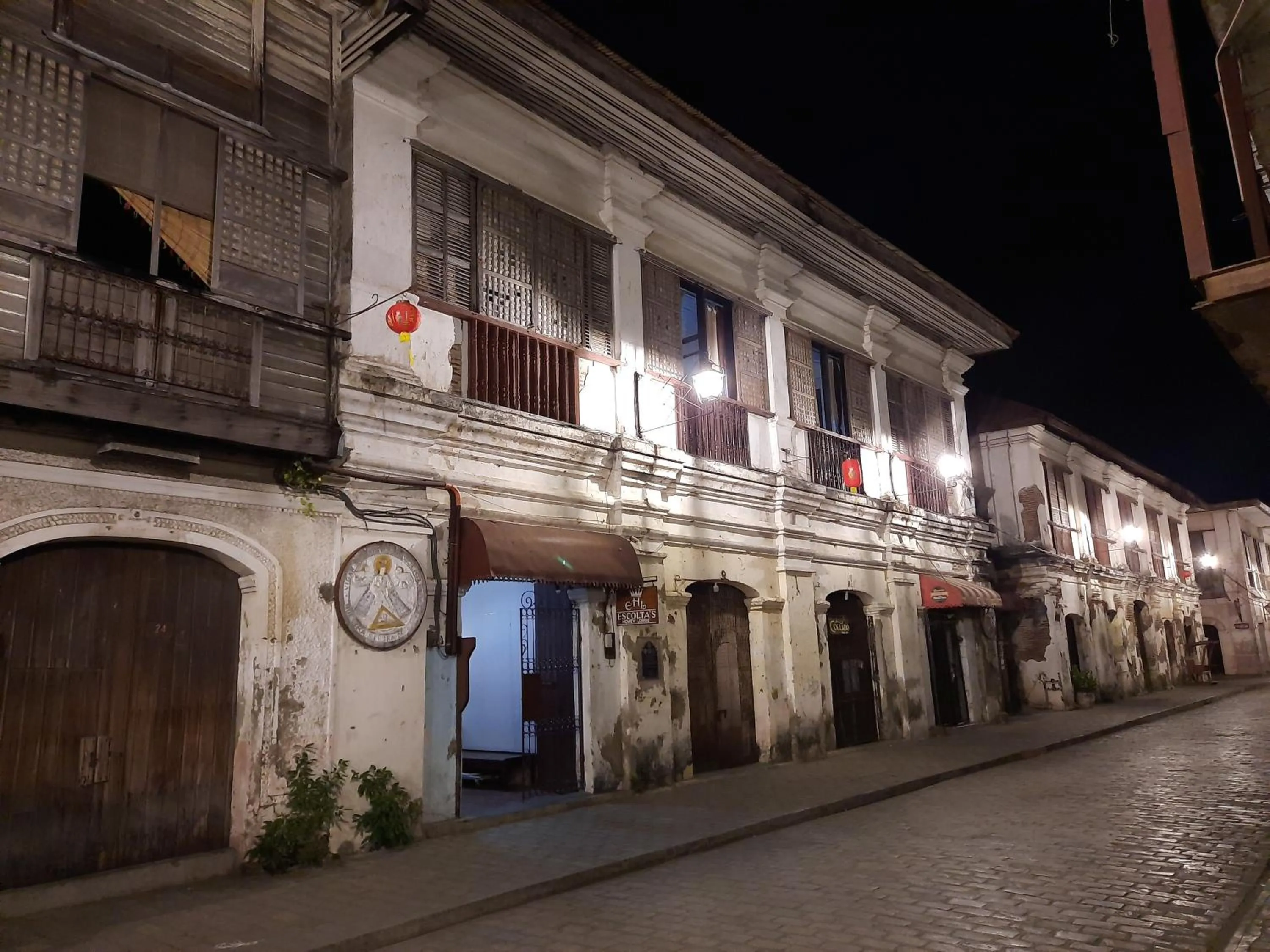 Property building in Escolta's Homey Lodge