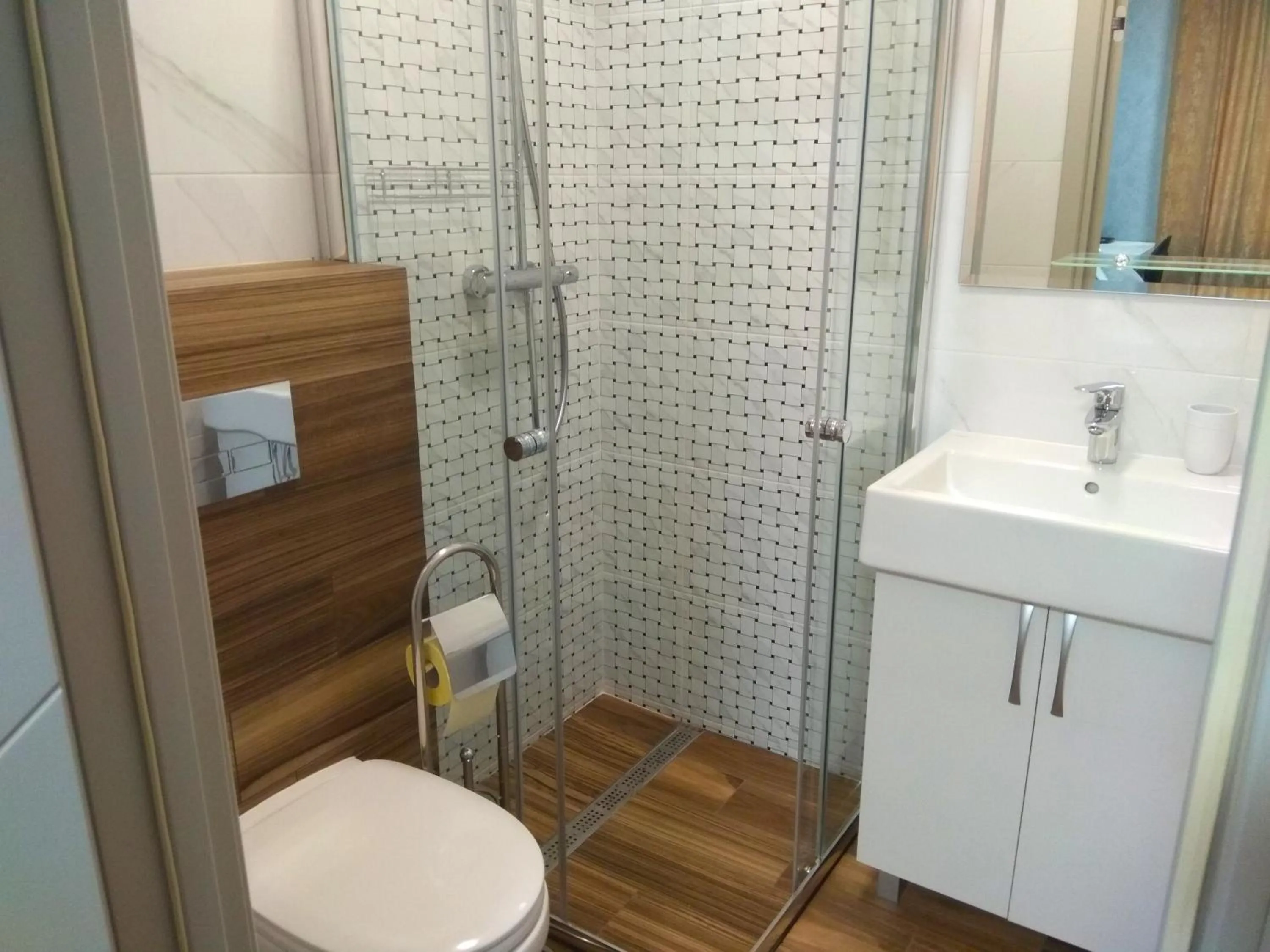 Twin Room with Bath in Rivne Hostel