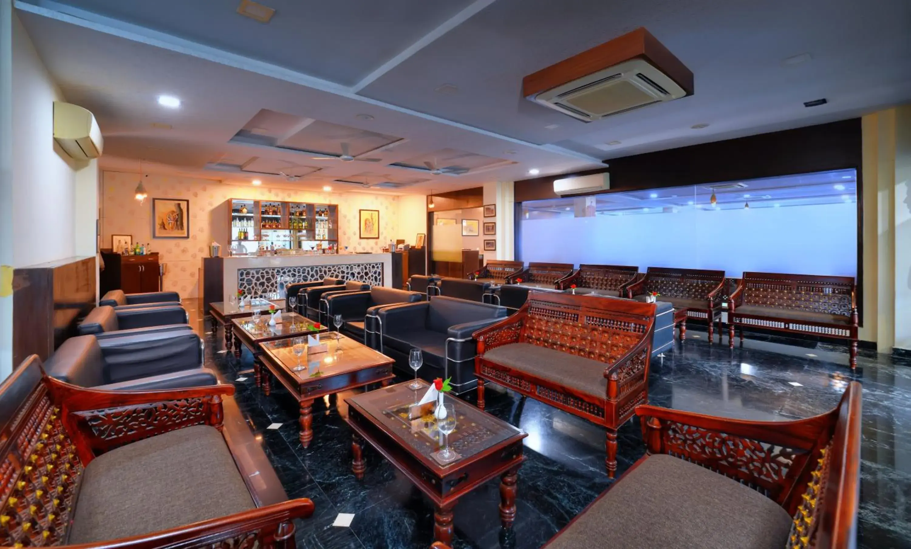 Lounge or bar in Spree Jungle Vilas Resort Ranthambore Lounge or bar in Spree Jungle Vilas Resort Ranthambore