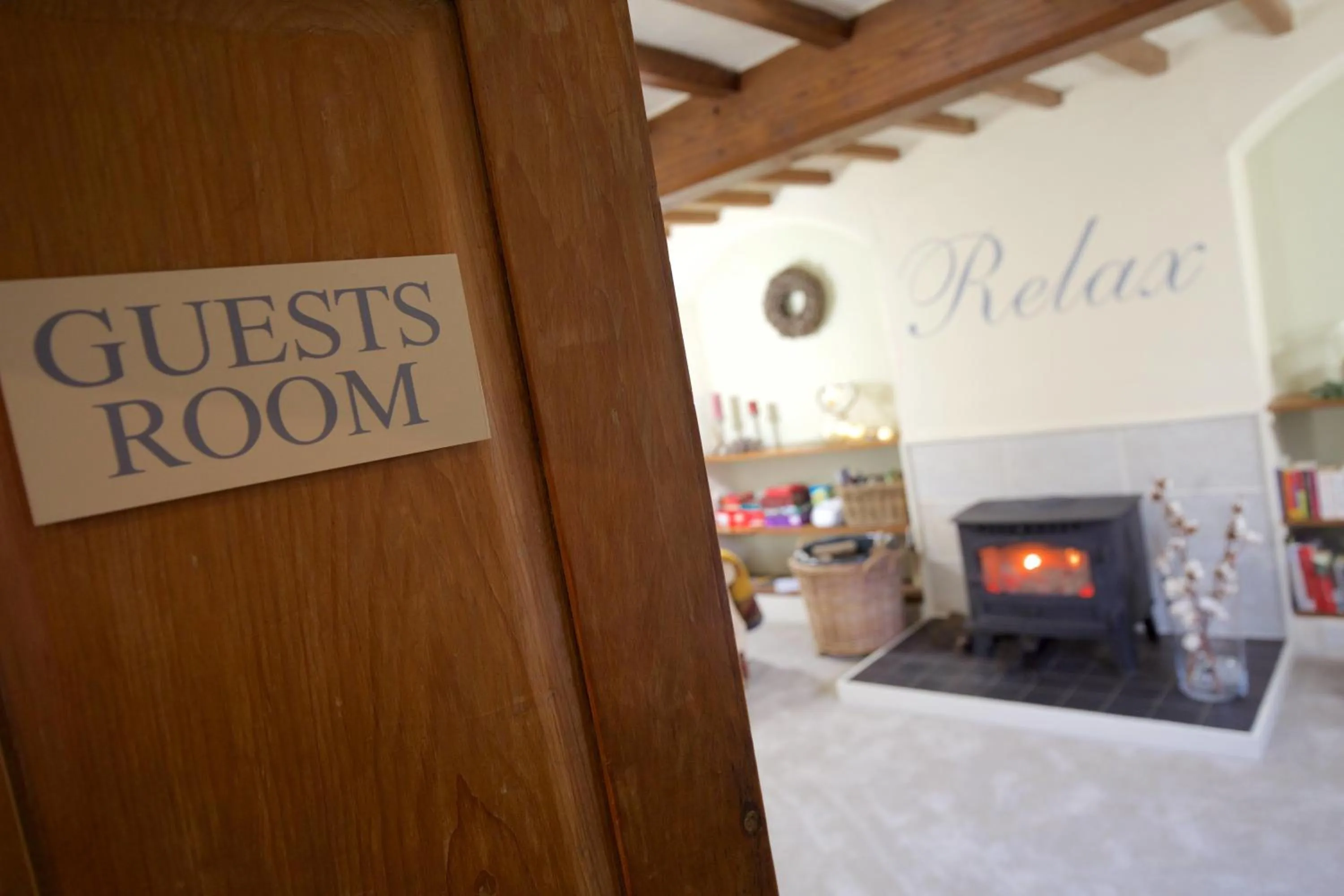 Guests in Lut's Place