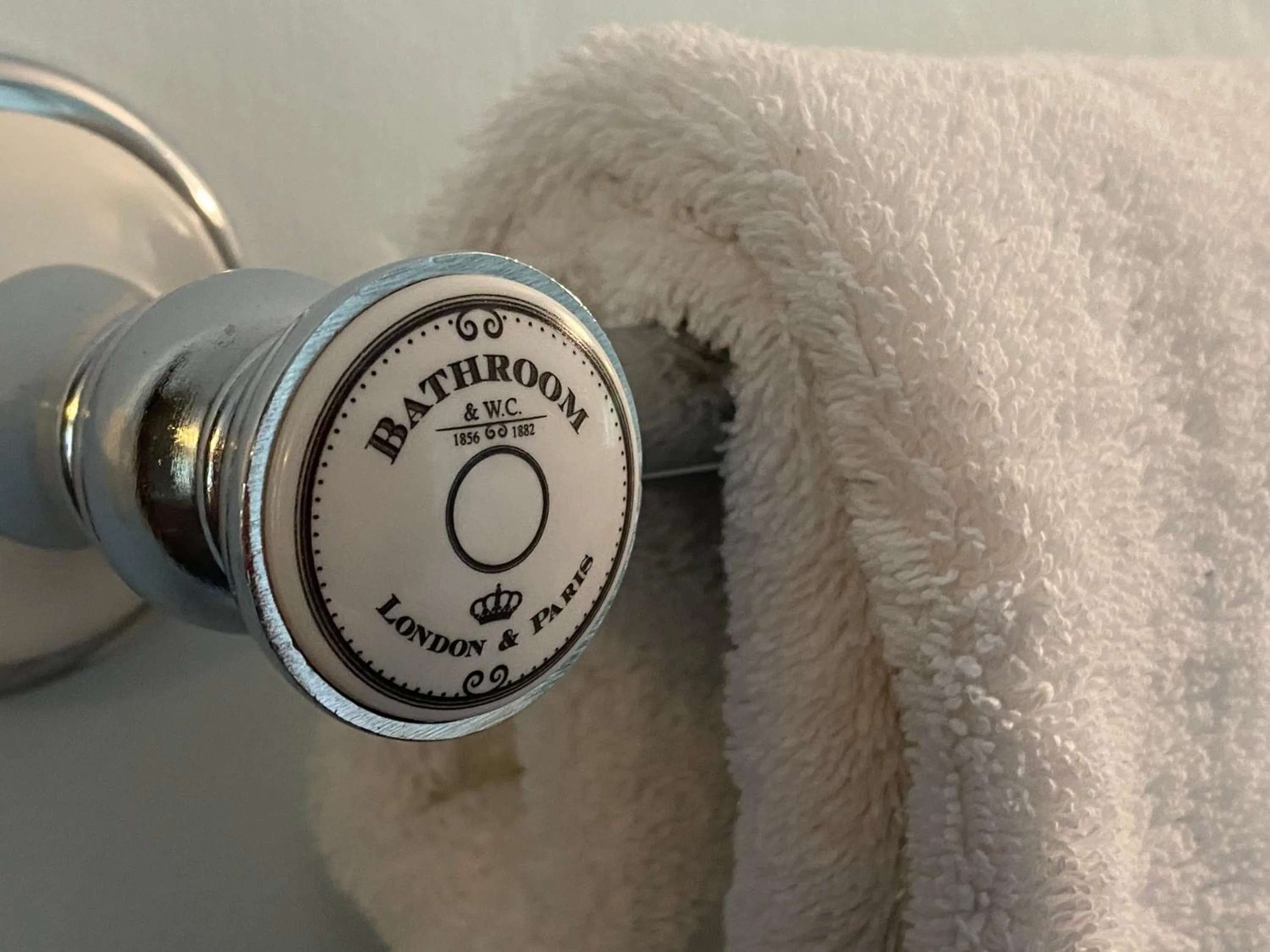 Decorative detail, Bed in Lut's Place