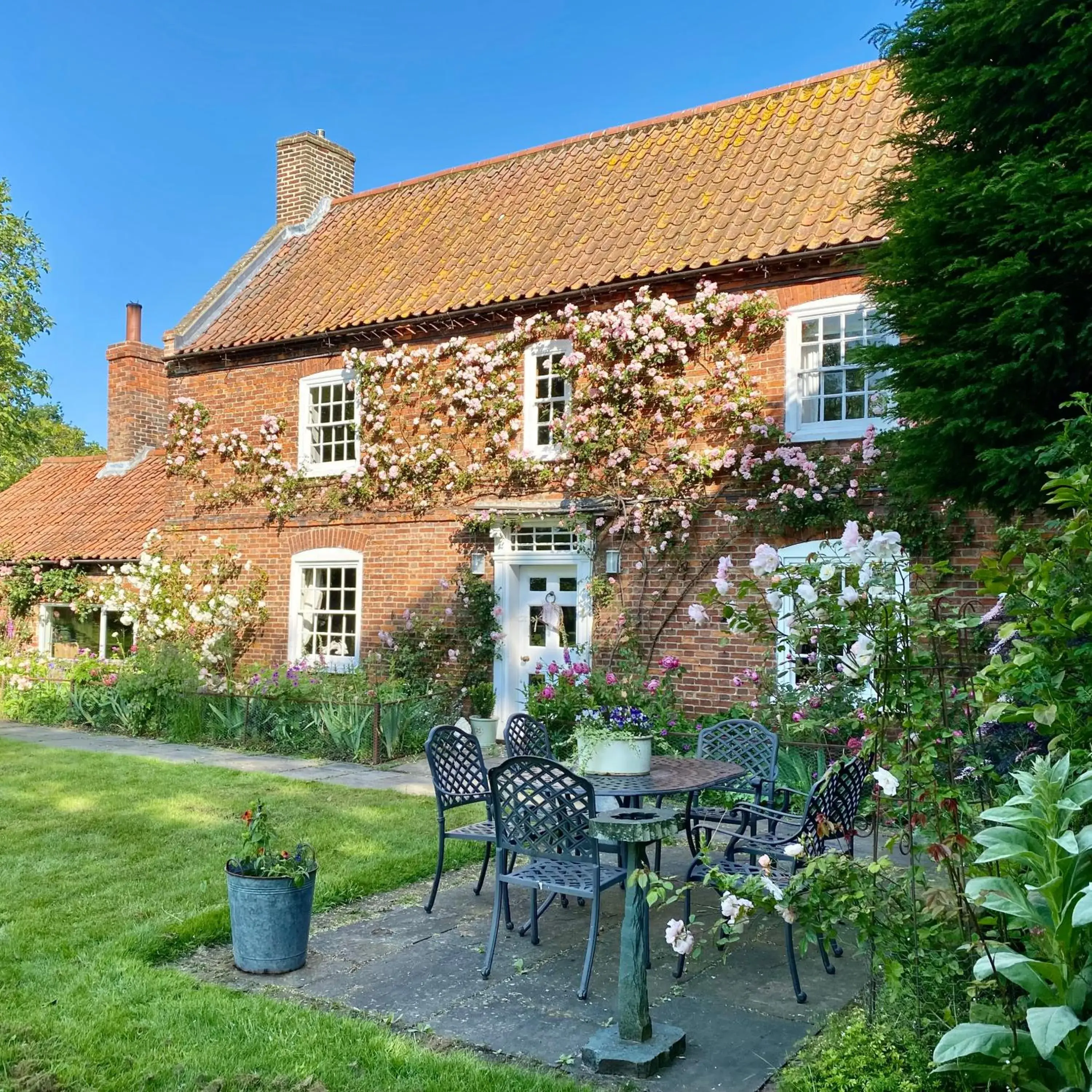 Lut's Place Lut's Place