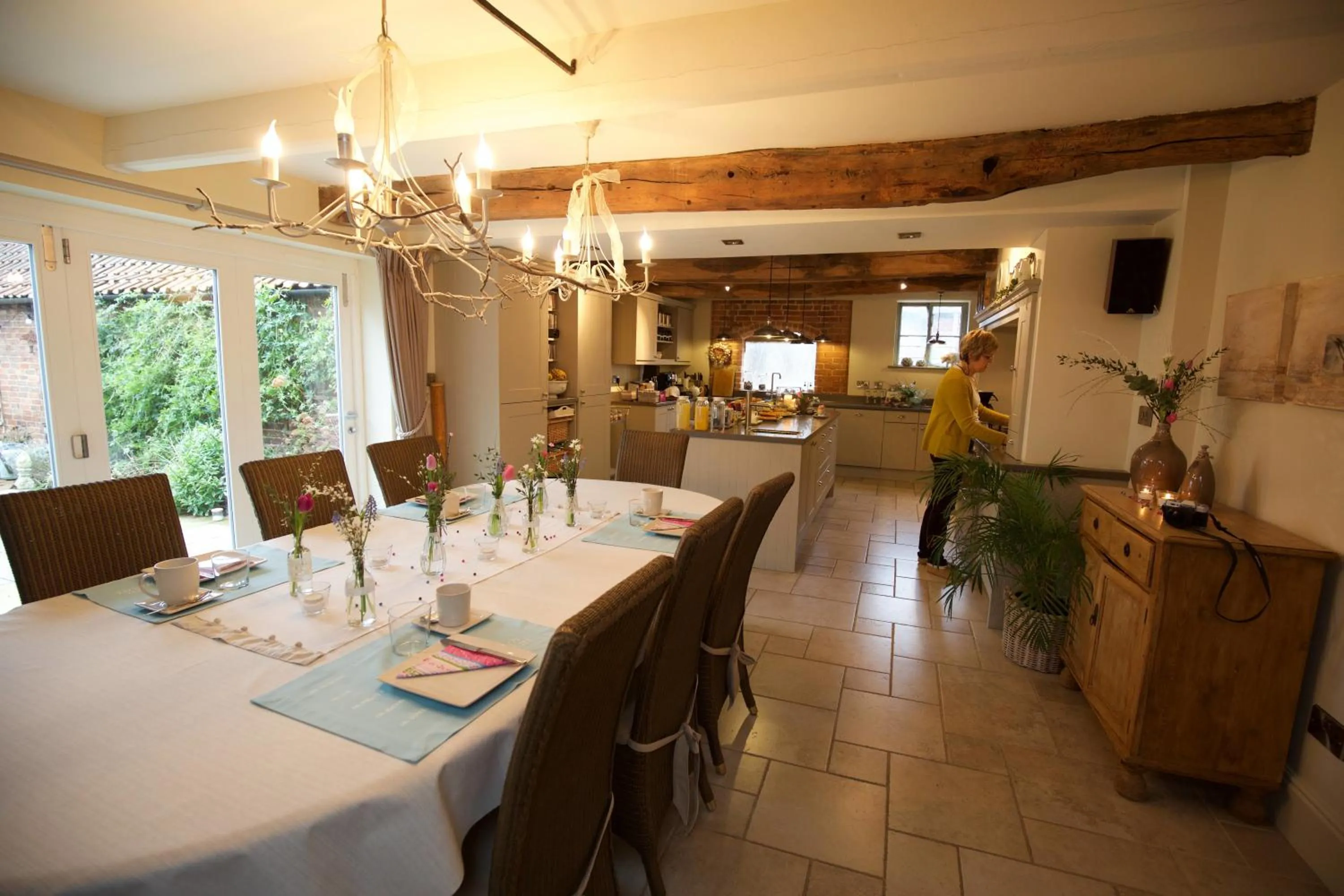 Dining area in Lut's Place