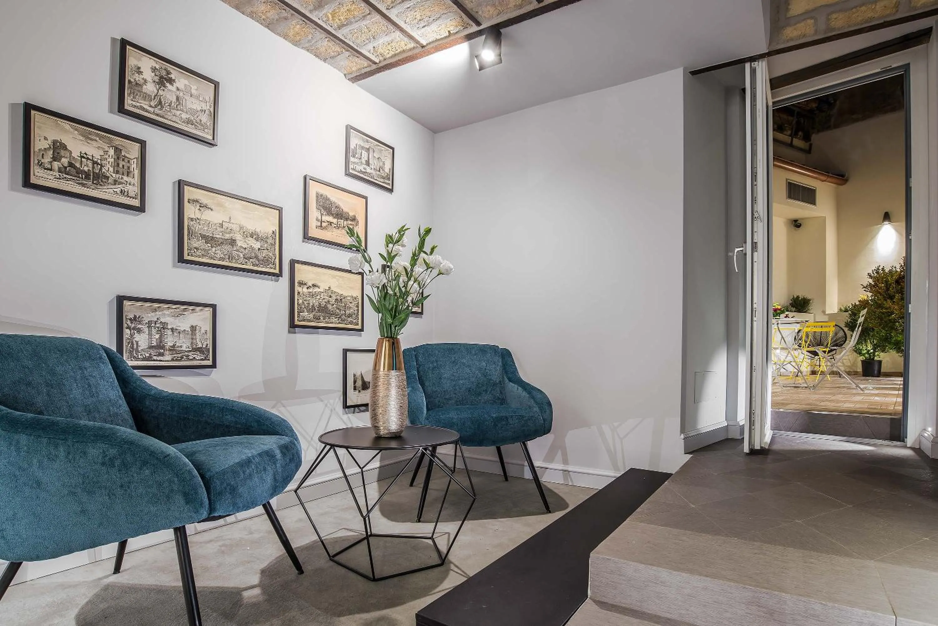 Patio in Navona Street Hotel