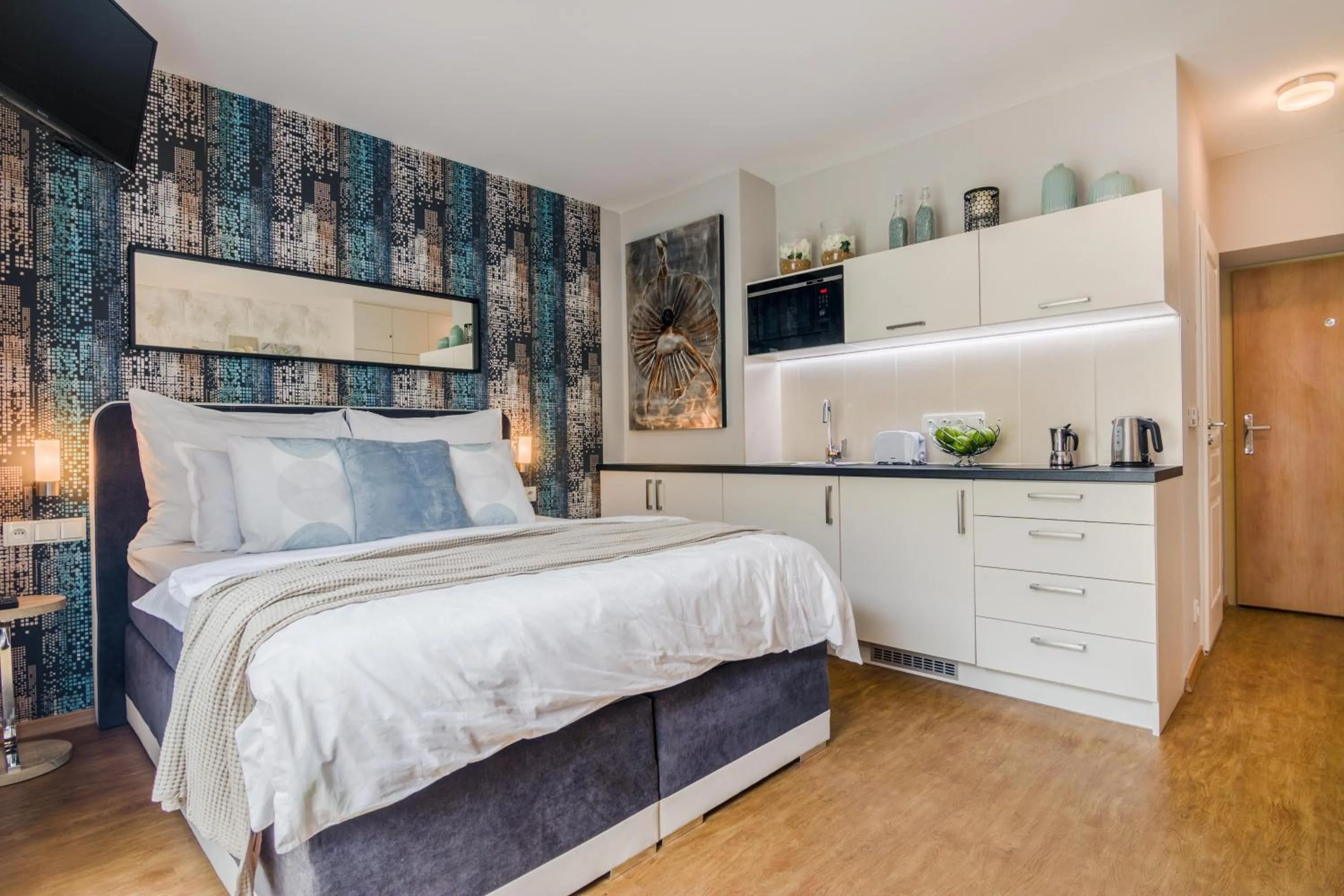 Bed in Private Terrace in Heart of Prague