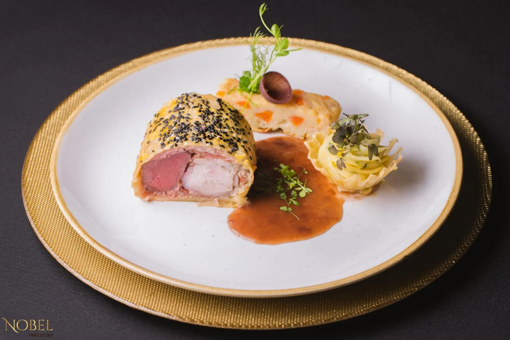 Restaurant/places to eat in Hotel Turist