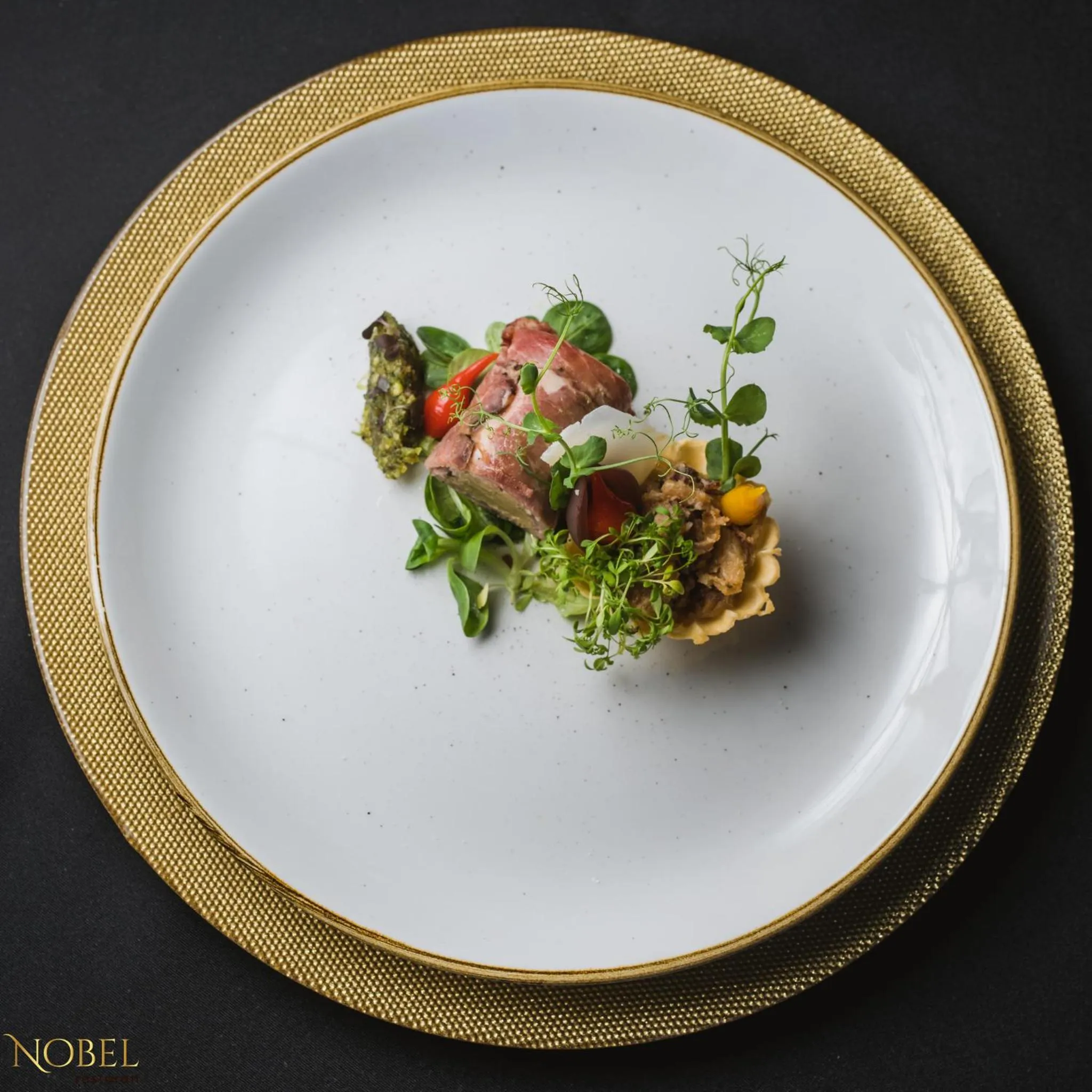 Restaurant/places to eat in Hotel Turist