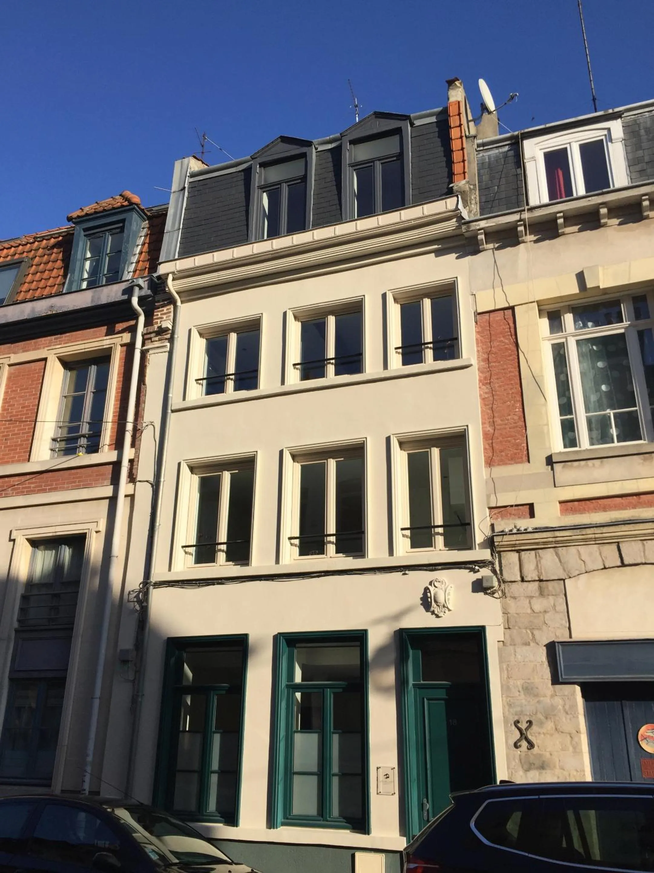 Property building in Le Chat Qui Dort
