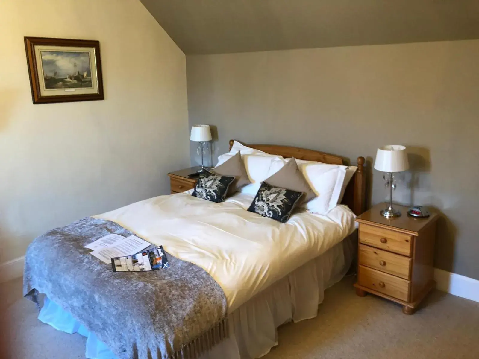 Large Double - 4 in Drumdale Bed and Breakfast Large Double - 4 in Drumdale Bed and Breakfast