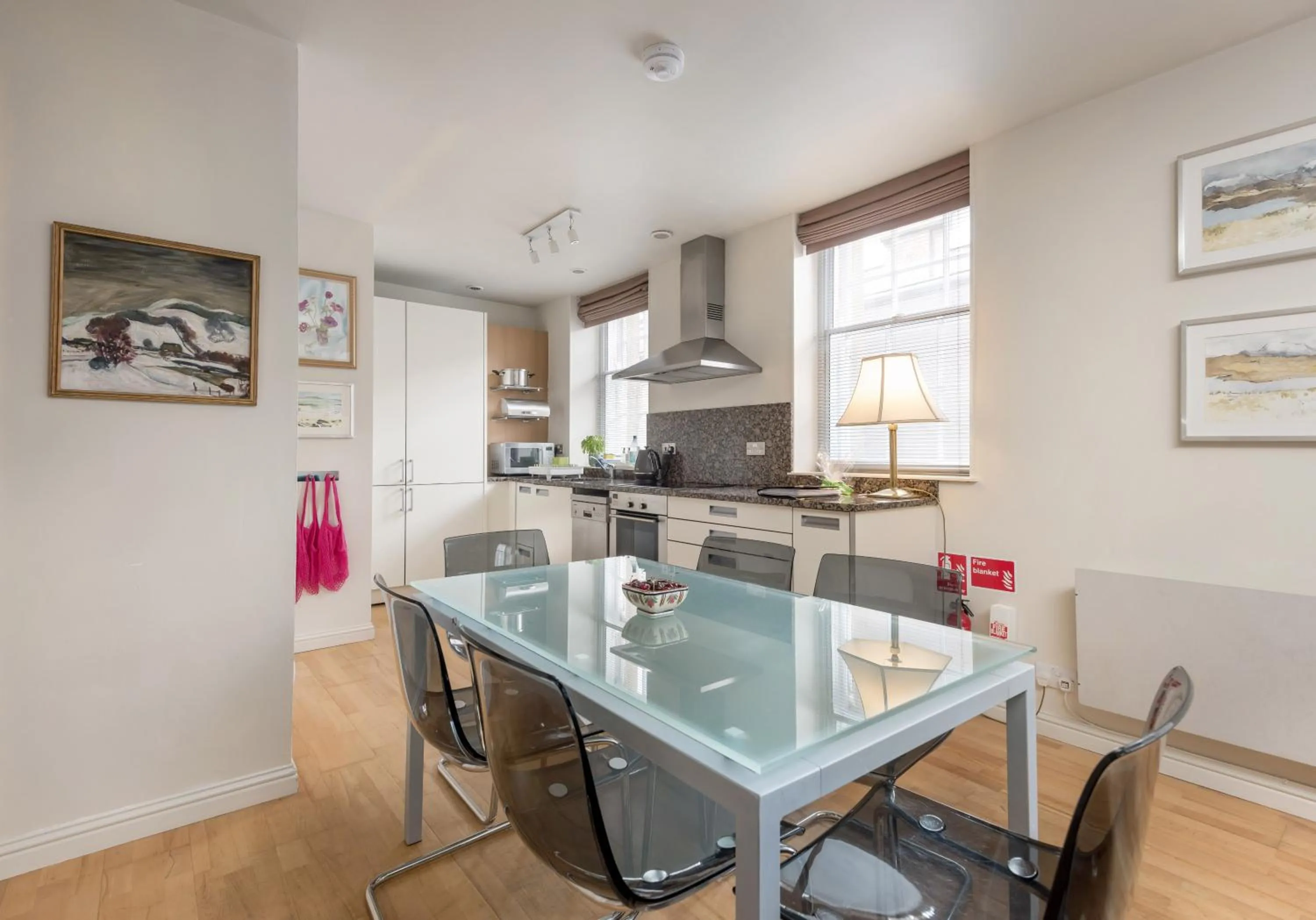 Causewayside Apartment - The Edinburgh Address