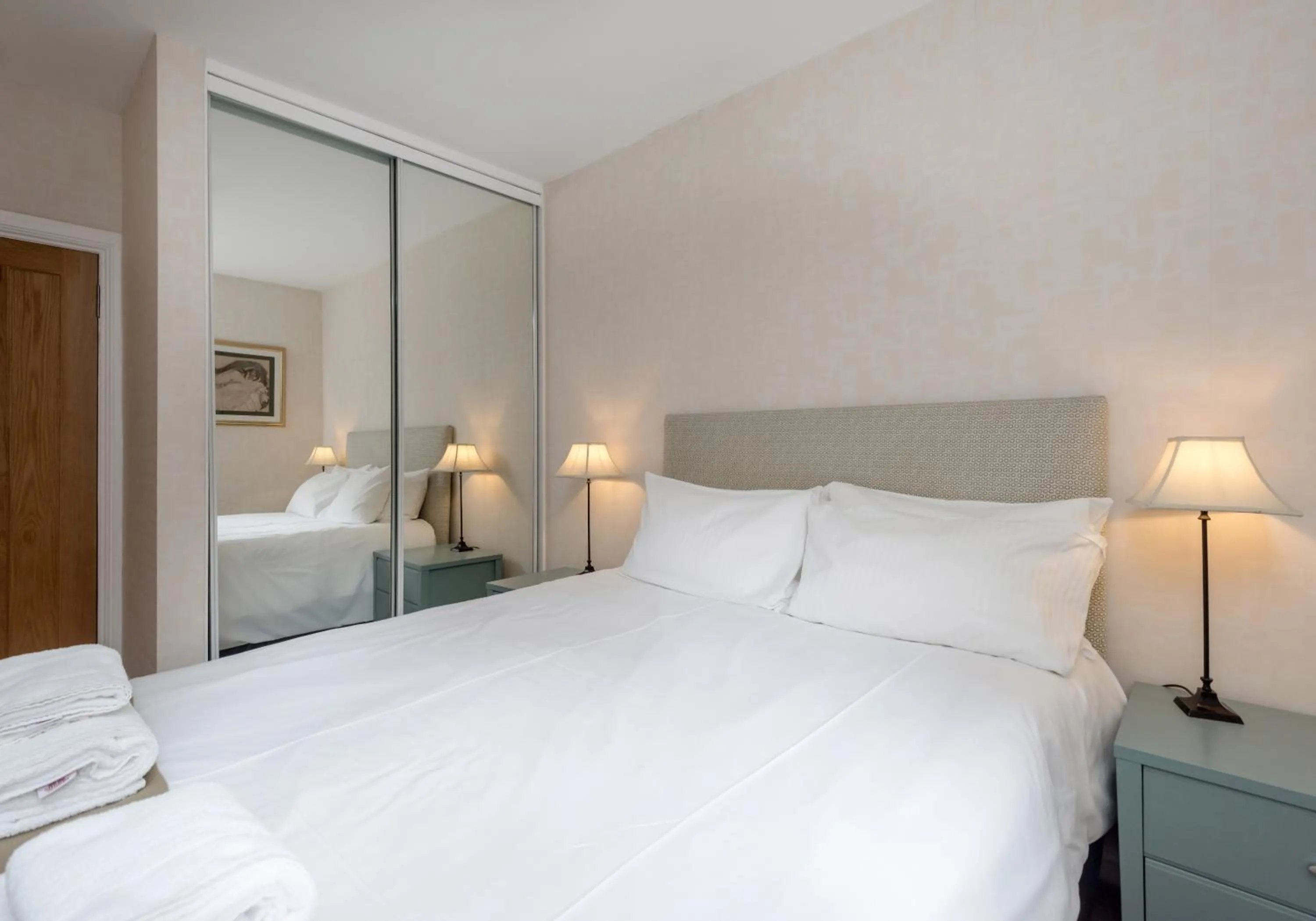 Causewayside Apartment - The Edinburgh Address