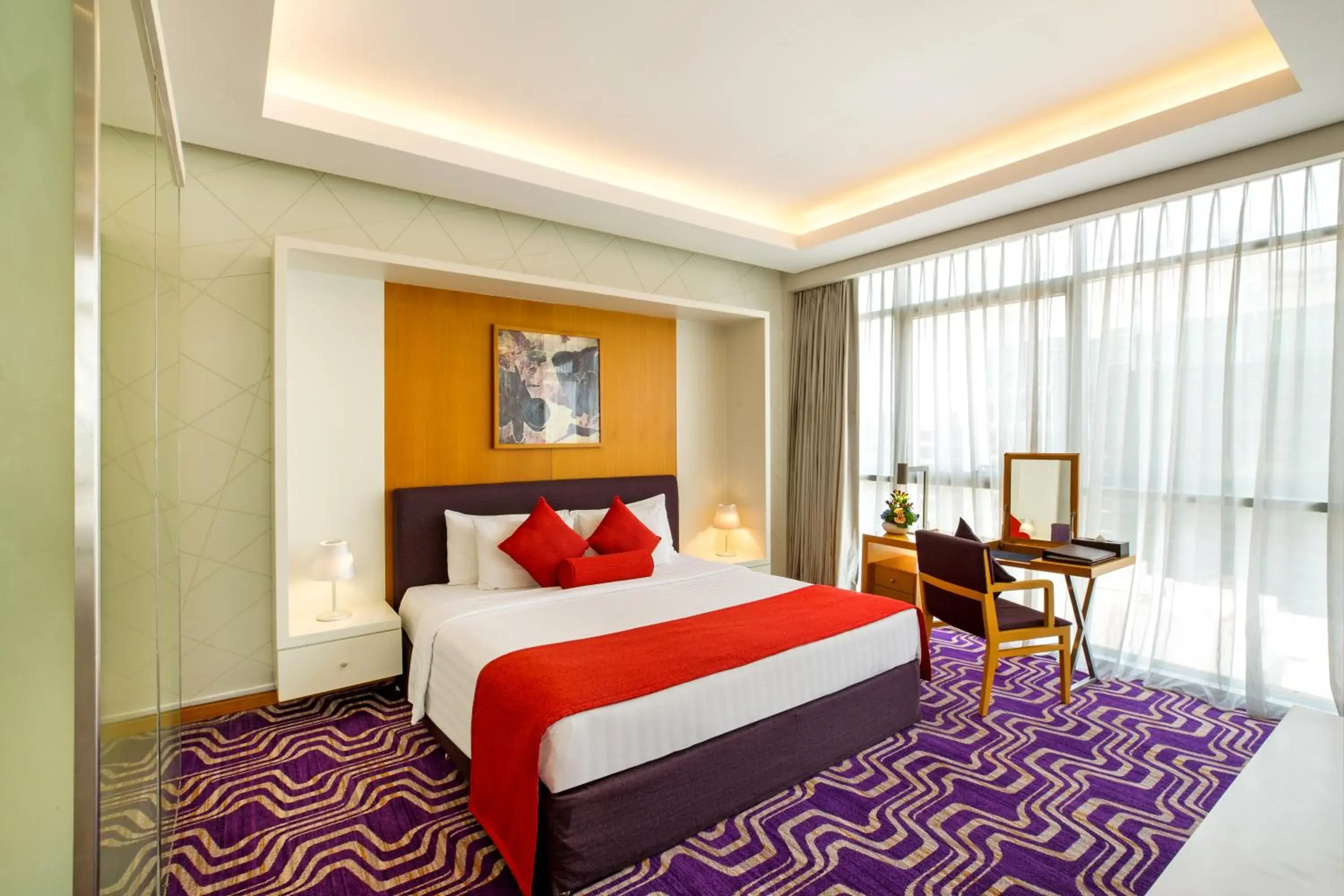 Bedroom, Bed in Royal Continental Hotel - Dubai Airport Bedroom, Bed in Royal Continental Hotel - Dubai Airport