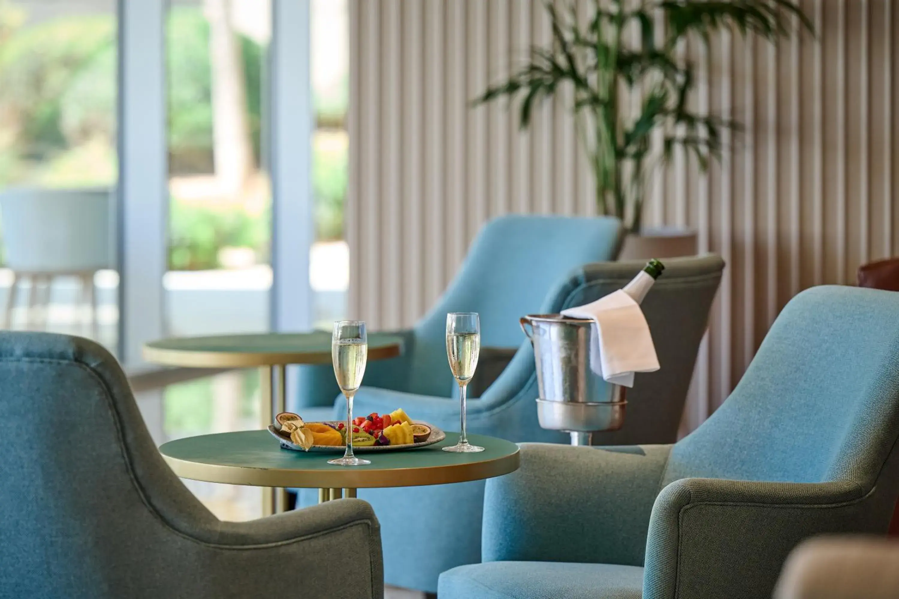 Lounge or bar in Hipotels Playa de Palma Palace&Spa Lounge or bar in Hipotels Playa de Palma Palace&Spa
