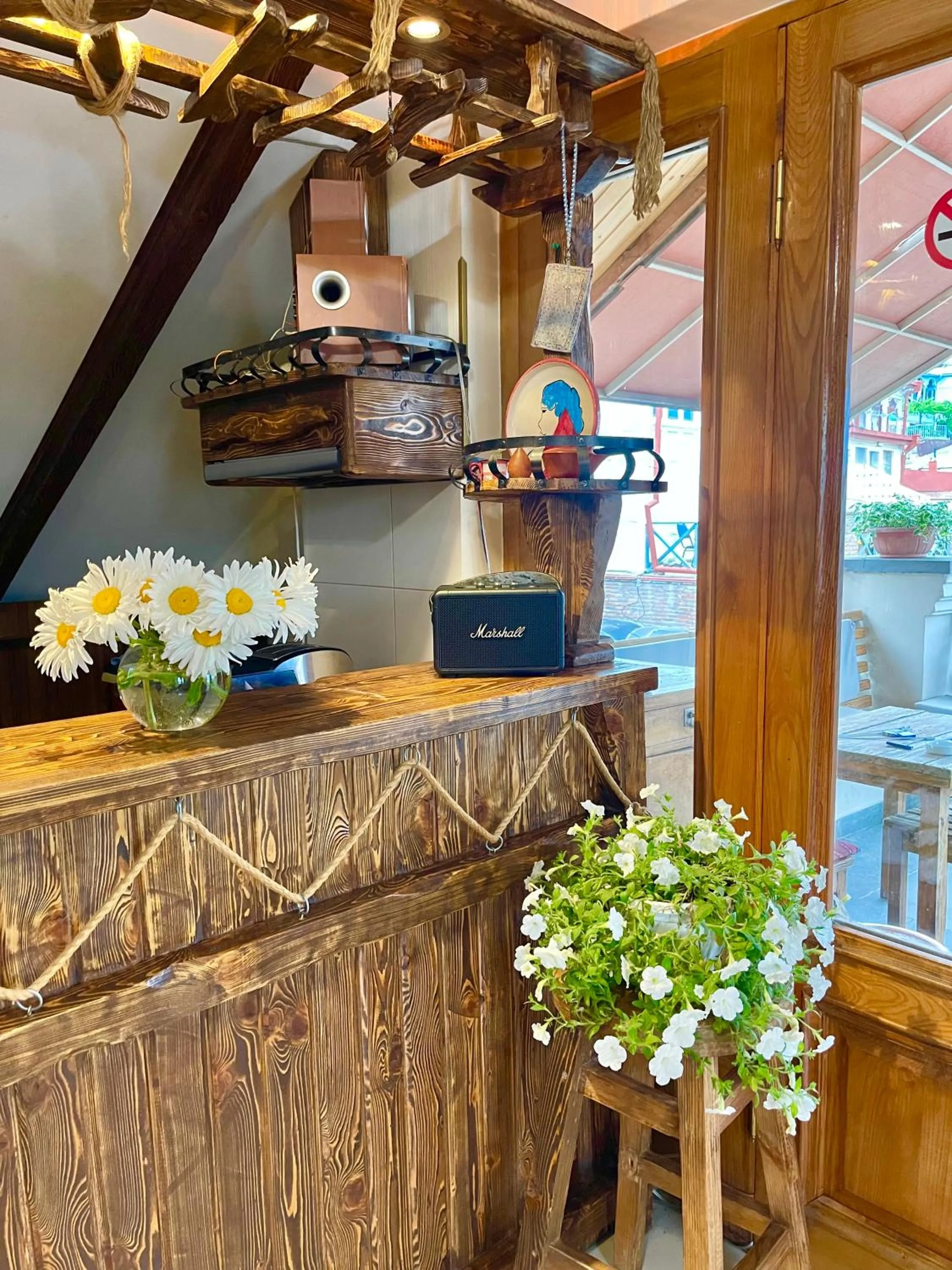 Lounge or bar in Betlemi Old Town Hotel