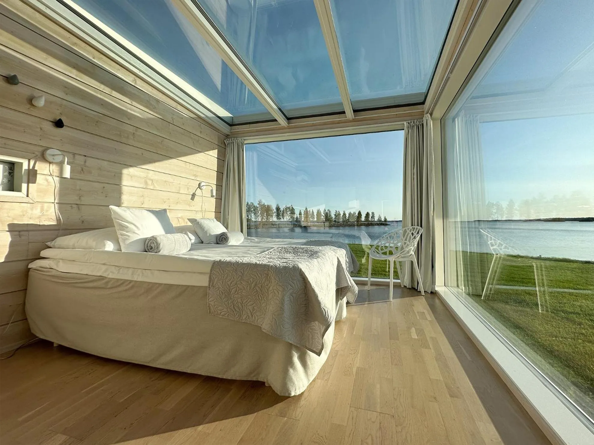 Sea view, Bed in Seaside Glass Villas