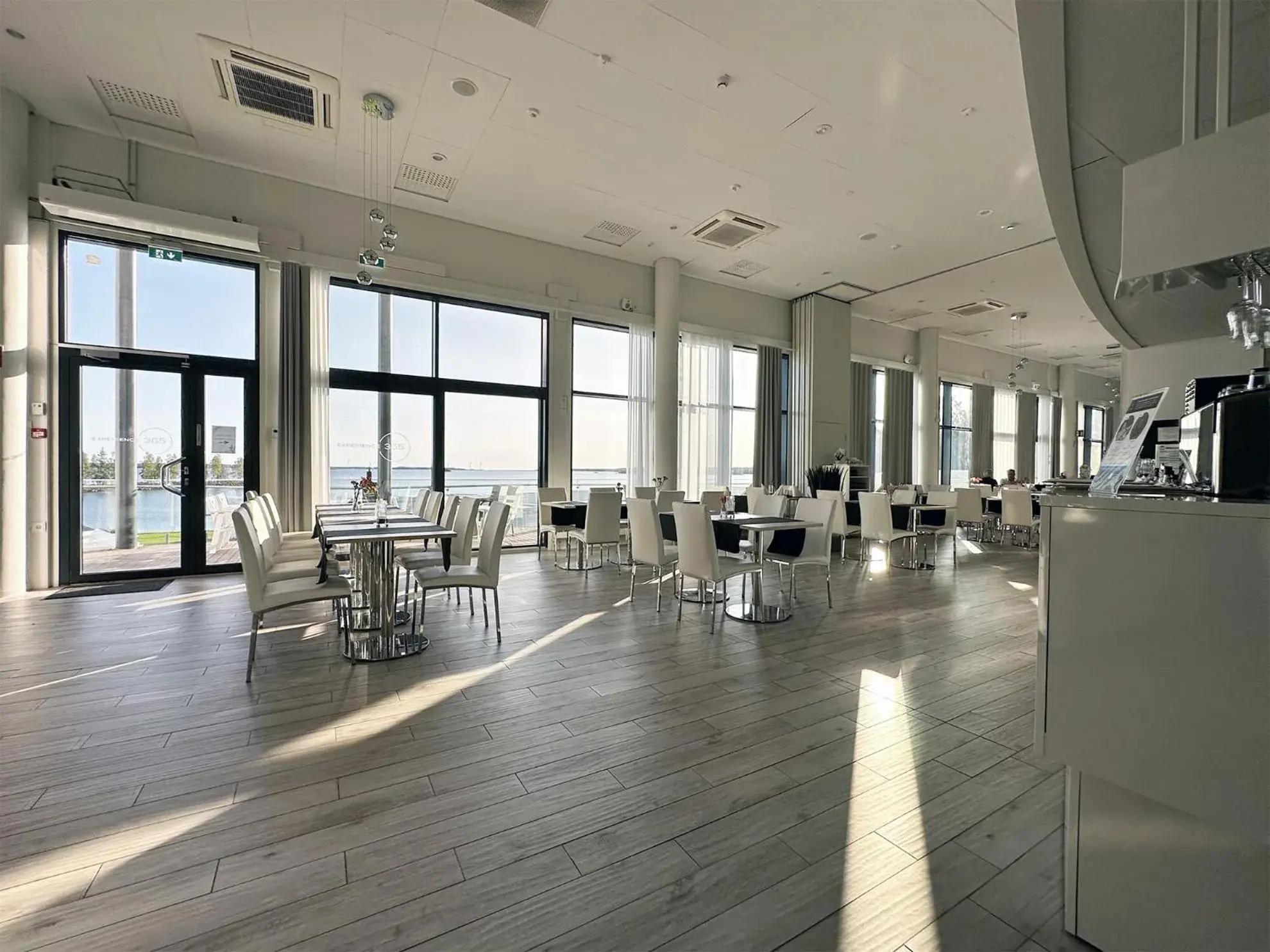 Restaurant/places to eat in Seaside Glass Villas Restaurant/places to eat in Seaside Glass Villas