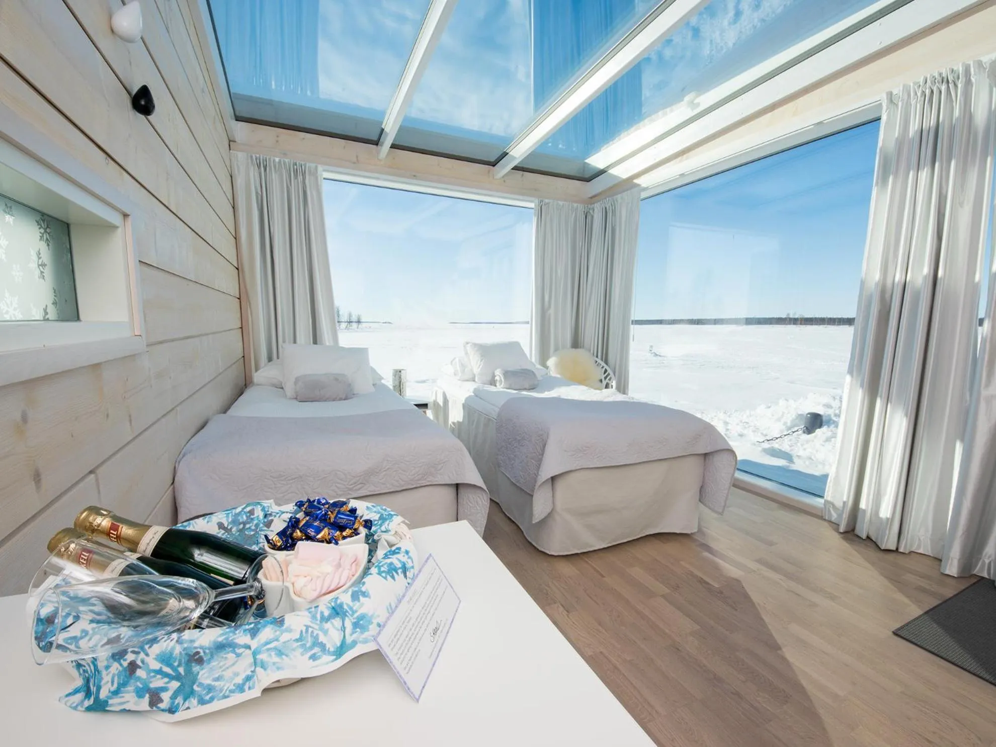 Sea view, Bed in Seaside Glass Villas