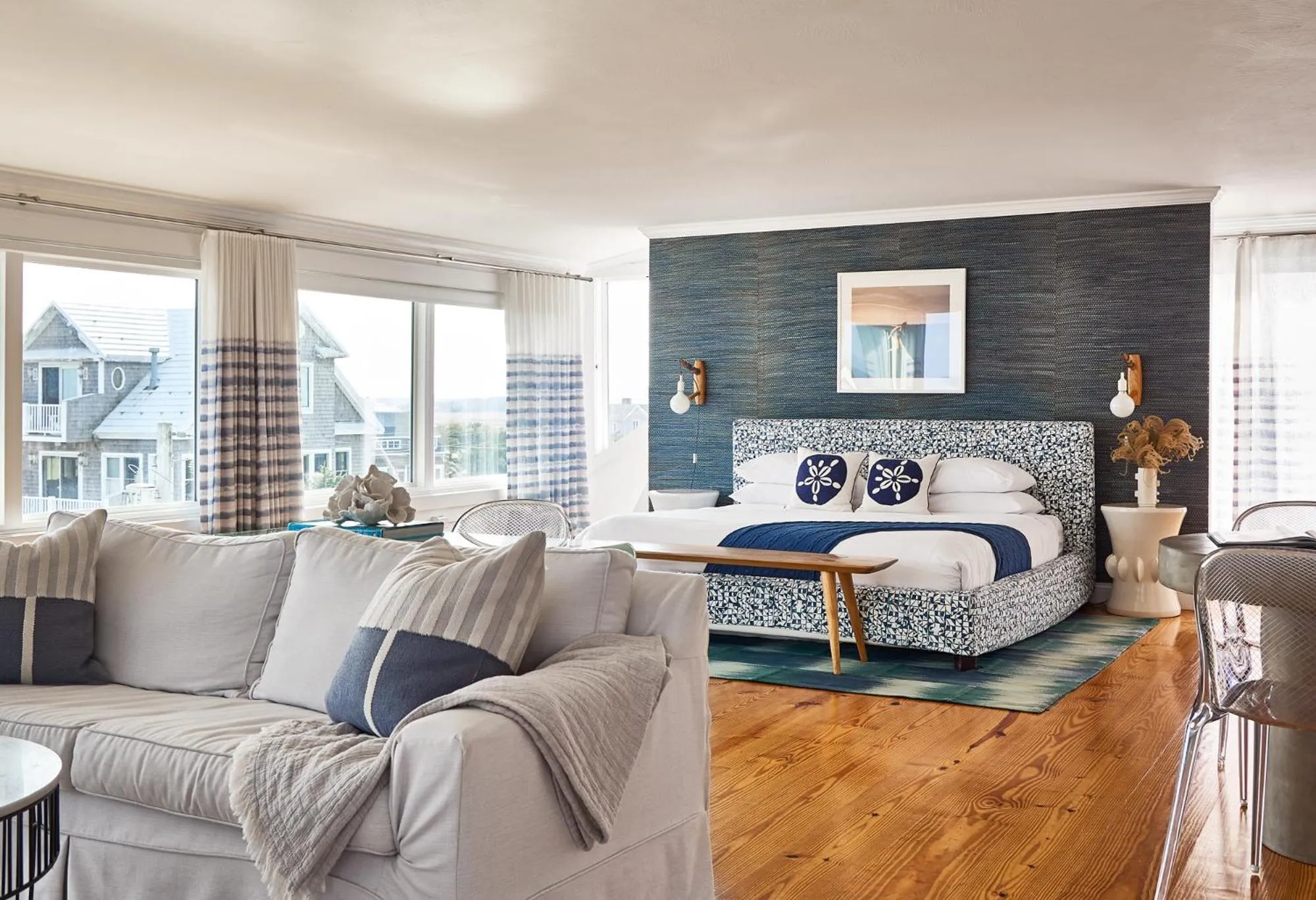 Photo of the whole room, Bed in Blue - Inn on the Beach