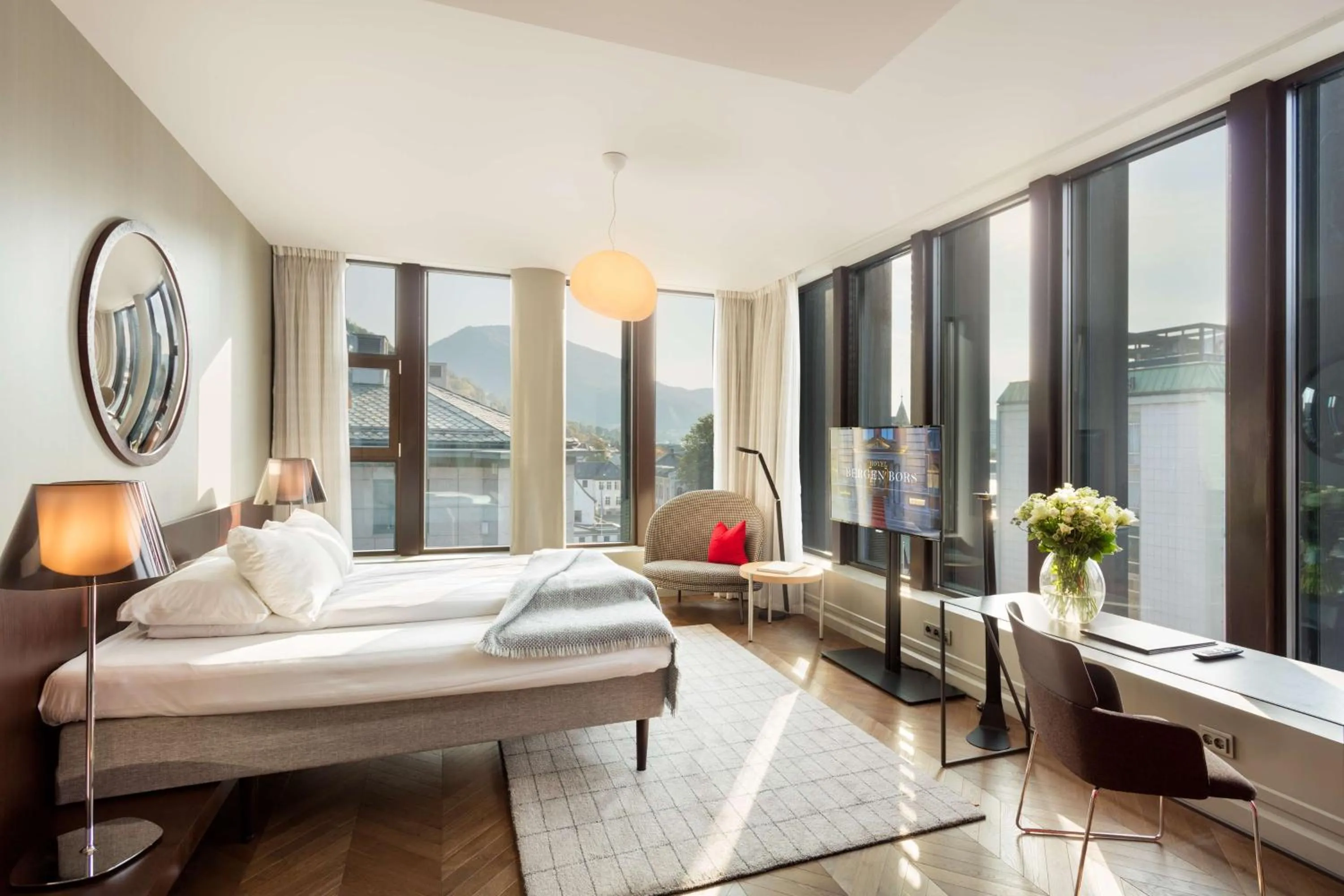 Photo of the whole room, Bed in Bergen Børs Hotel