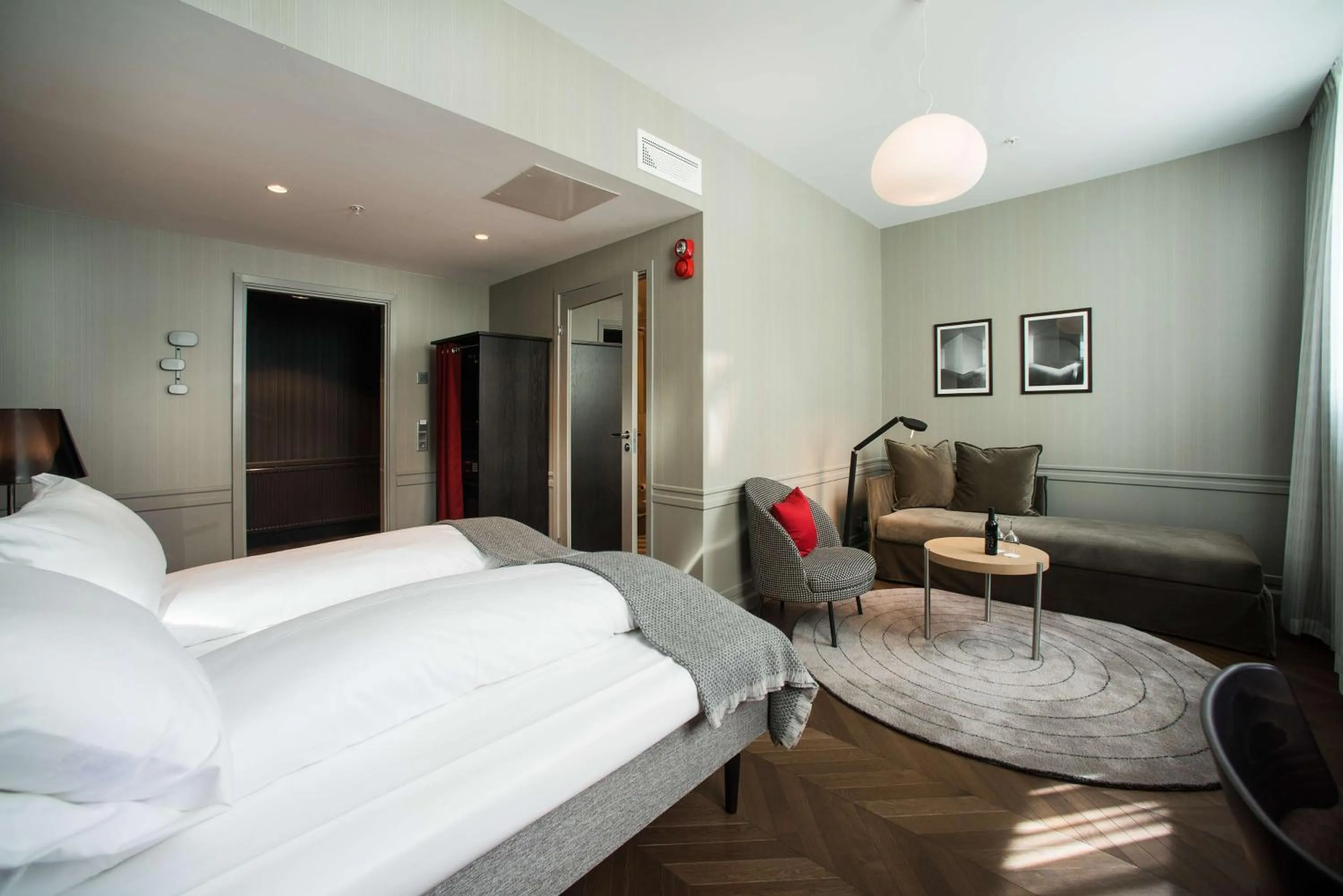 Photo of the whole room, Bed in Bergen Børs Hotel