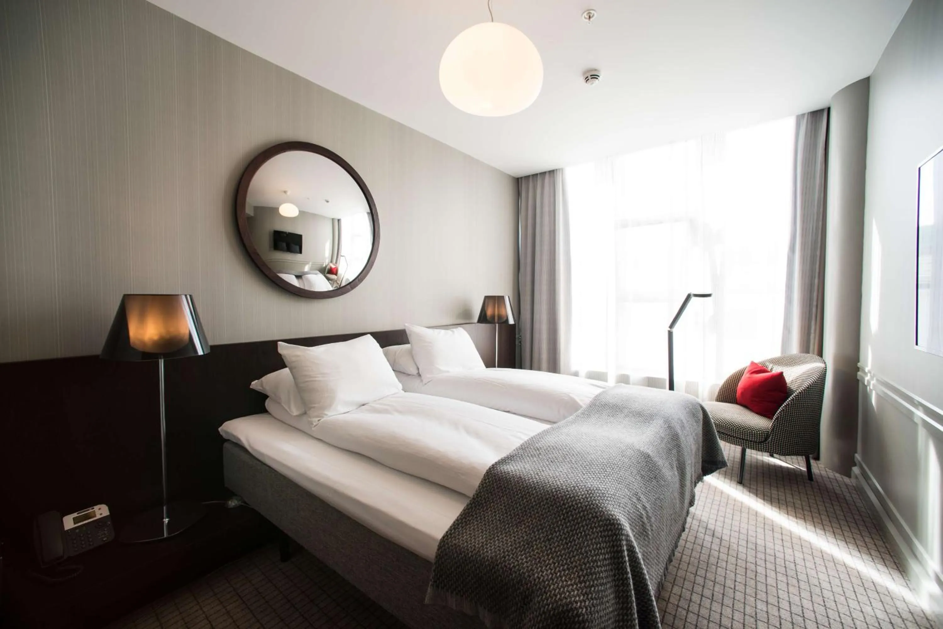 Photo of the whole room, Bed in Bergen Børs Hotel