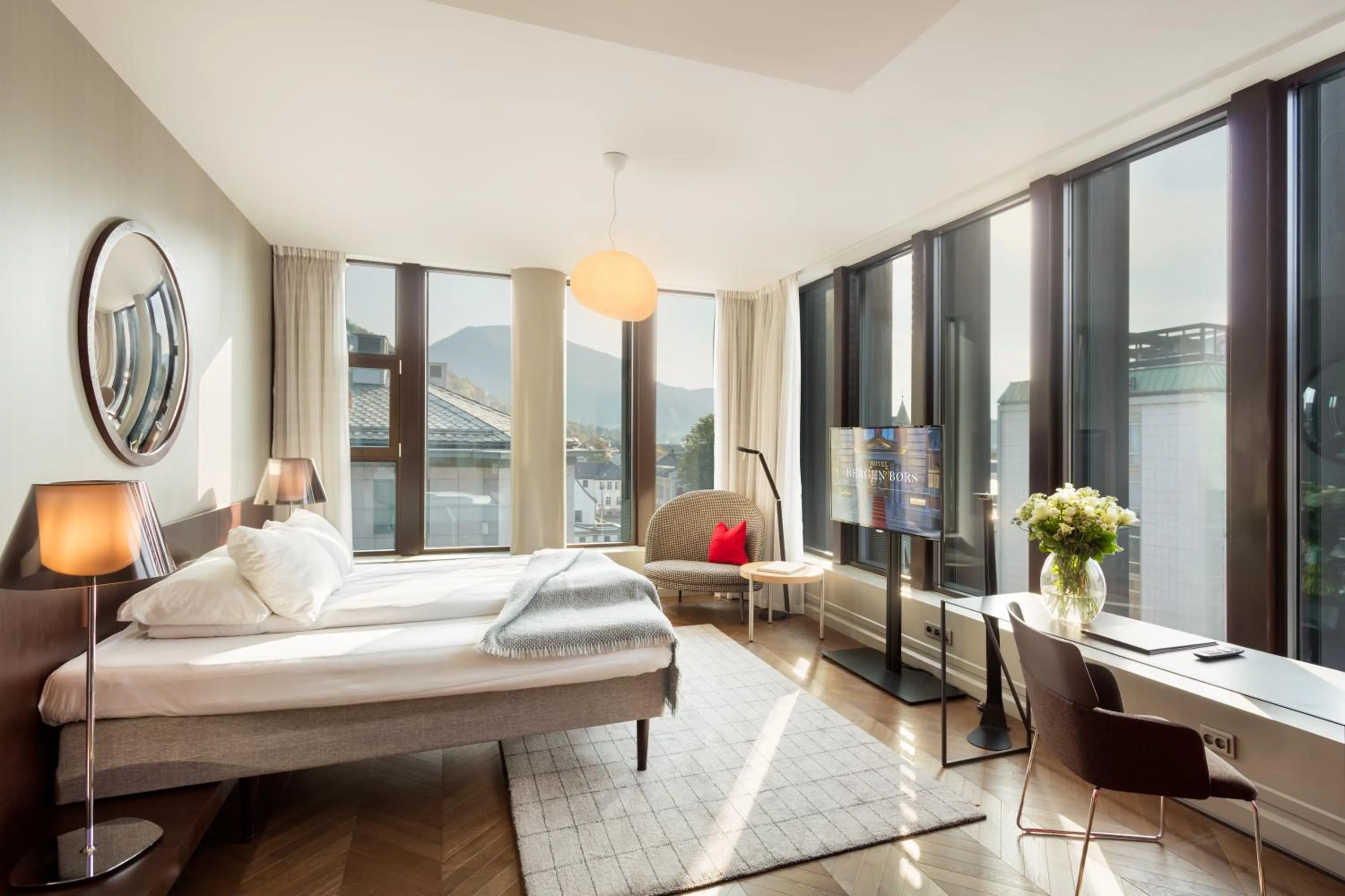 Photo of the whole room, Bed in Bergen Børs Hotel