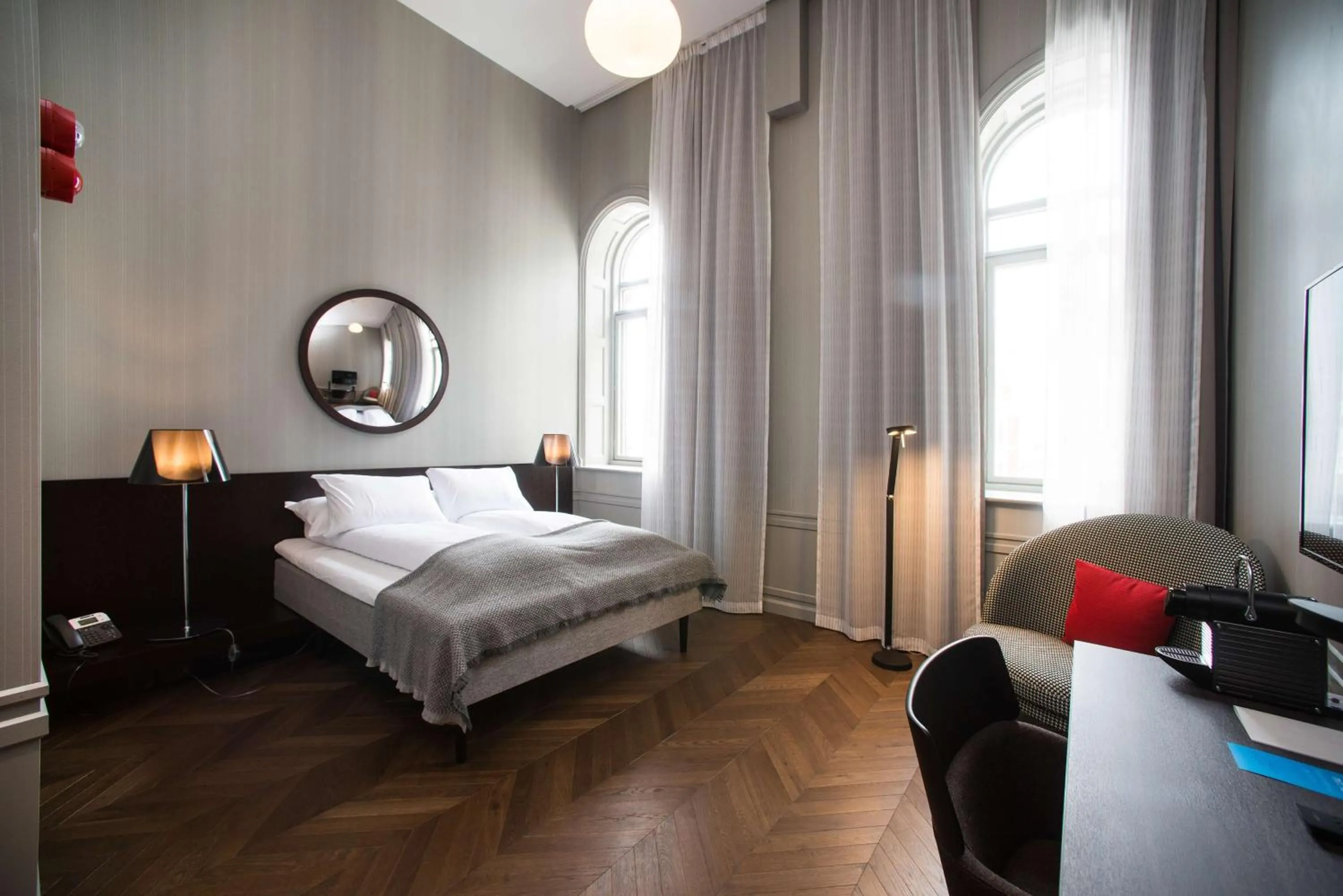 Photo of the whole room, Bed in Bergen Børs Hotel