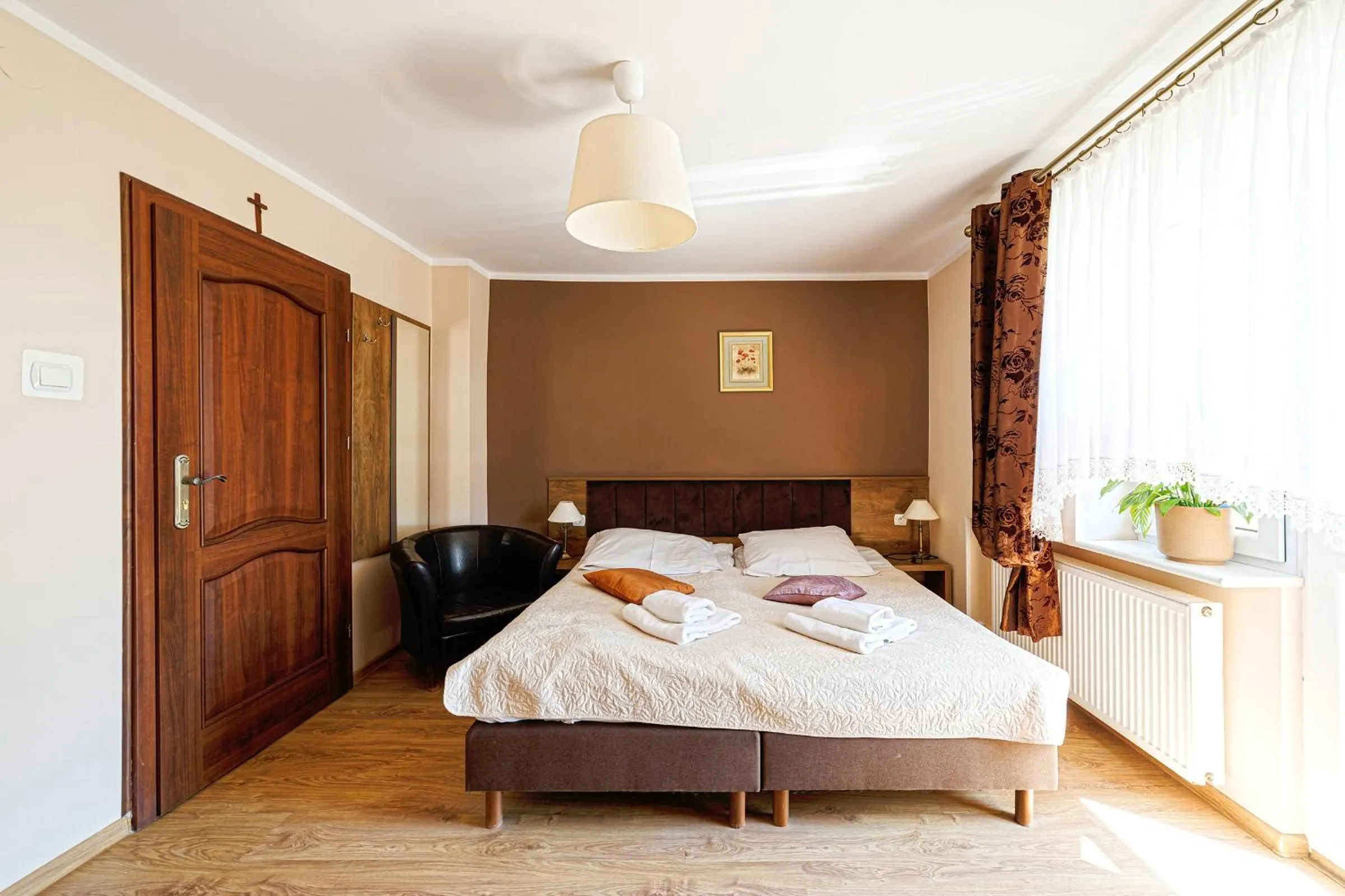 Photo of the whole room, Bed in Stratos