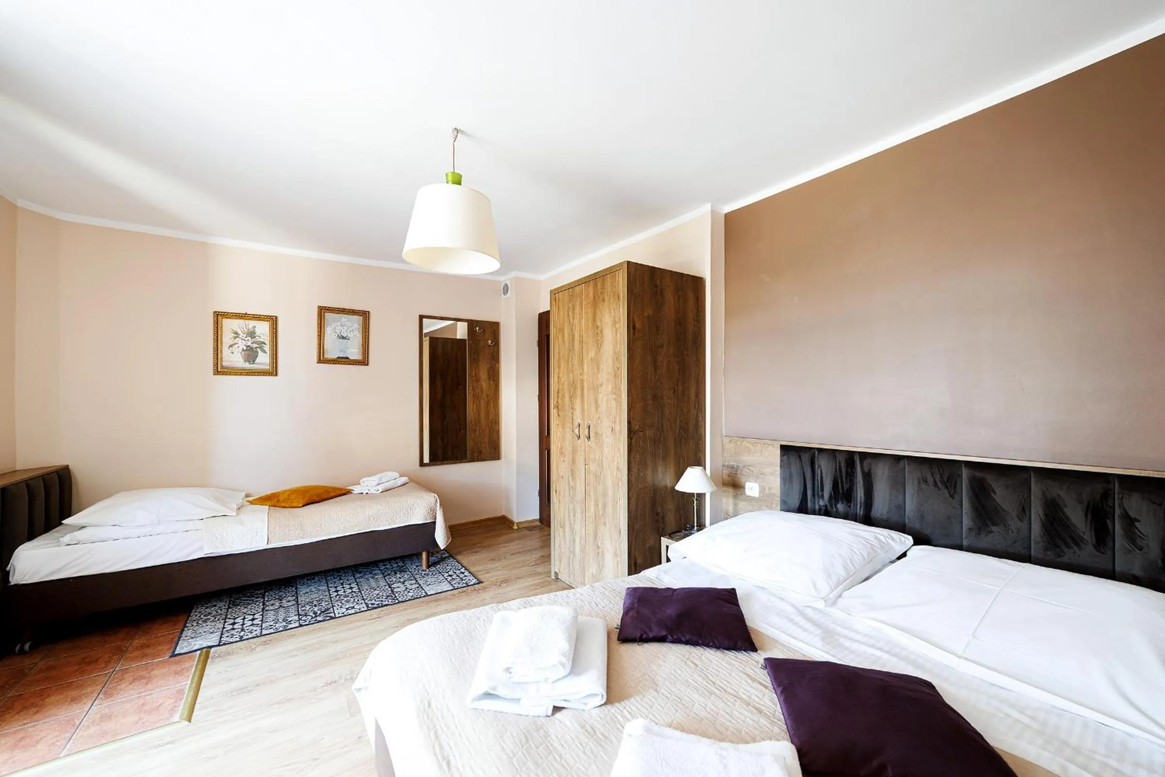 Photo of the whole room, Bed in Stratos