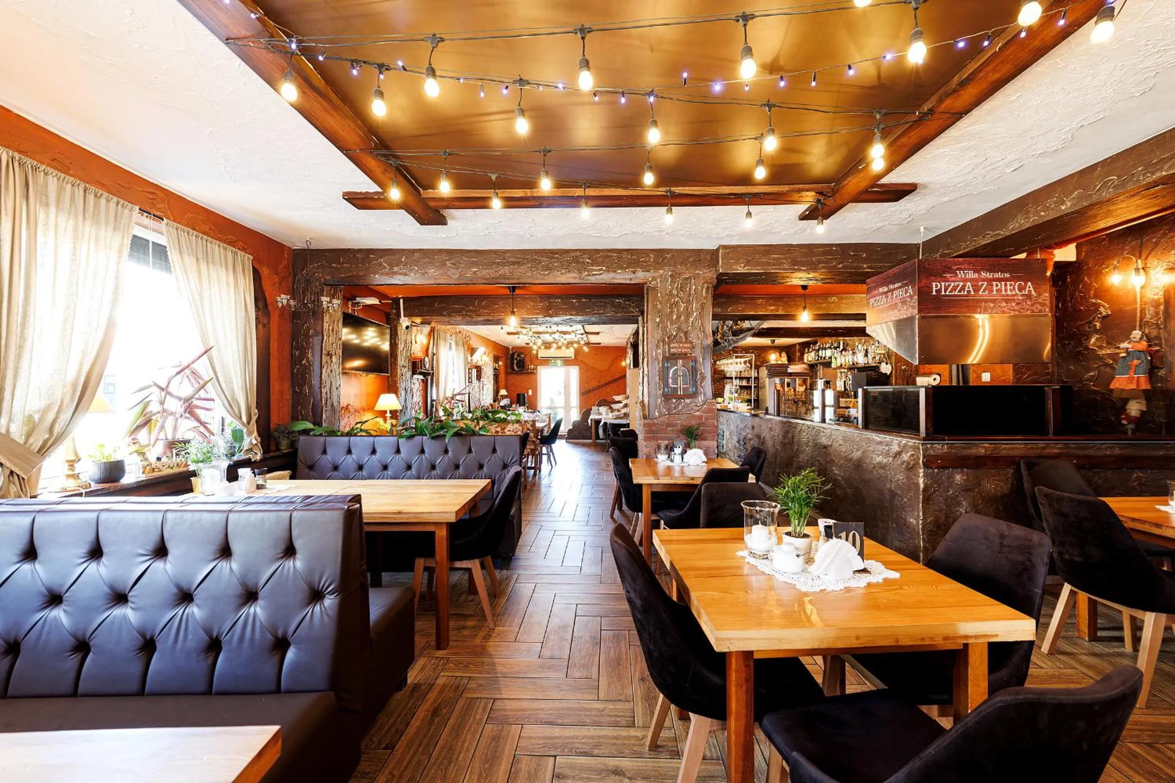 Restaurant/places to eat in Stratos