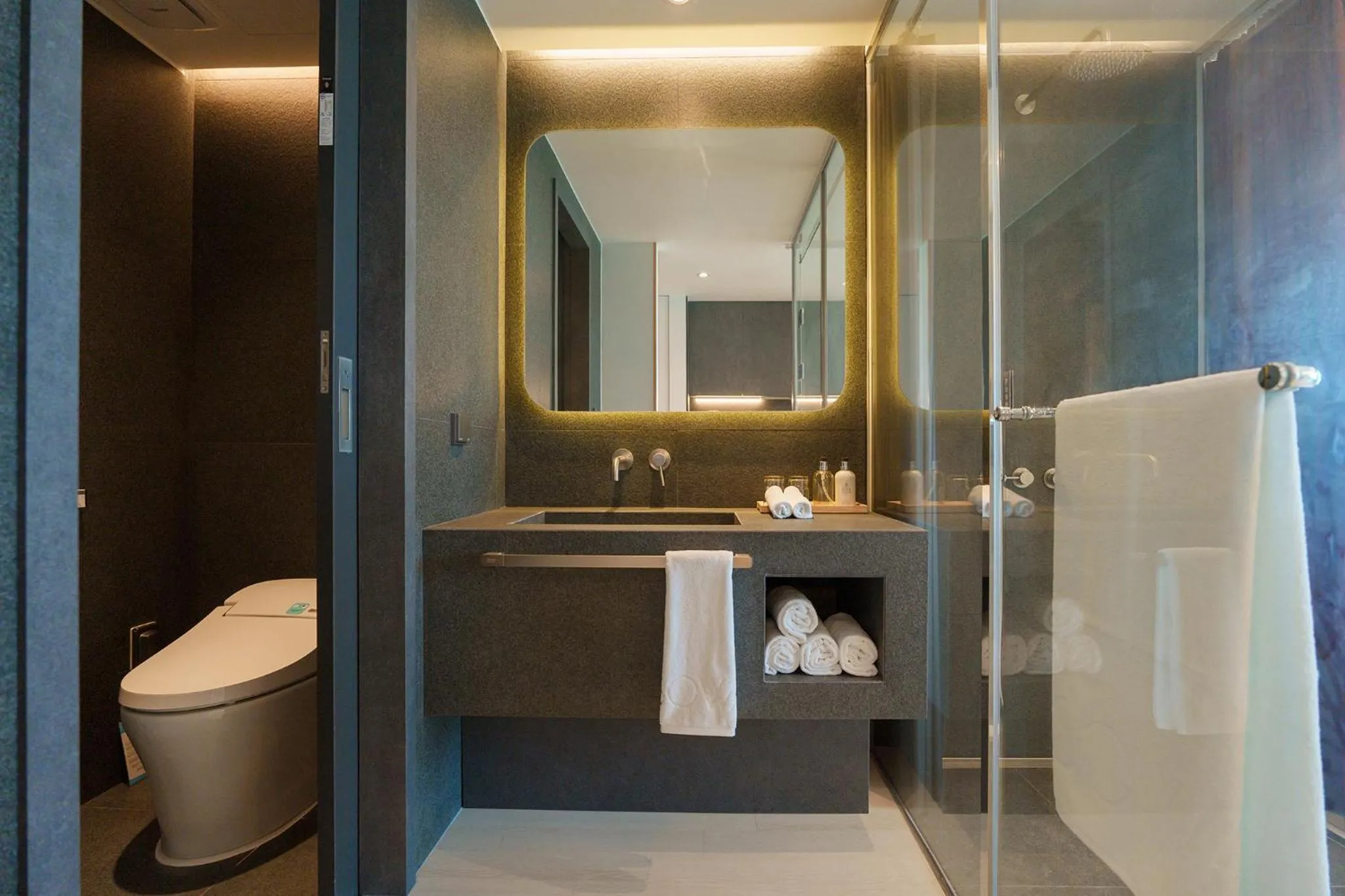 Toilet in Ocean Grand Hotel