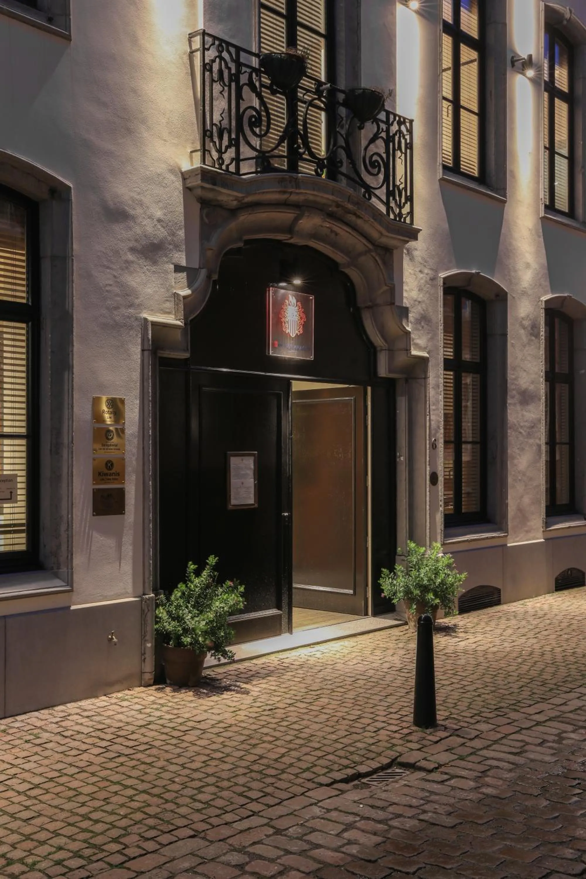 Property building in Hotel Hof van Aragon