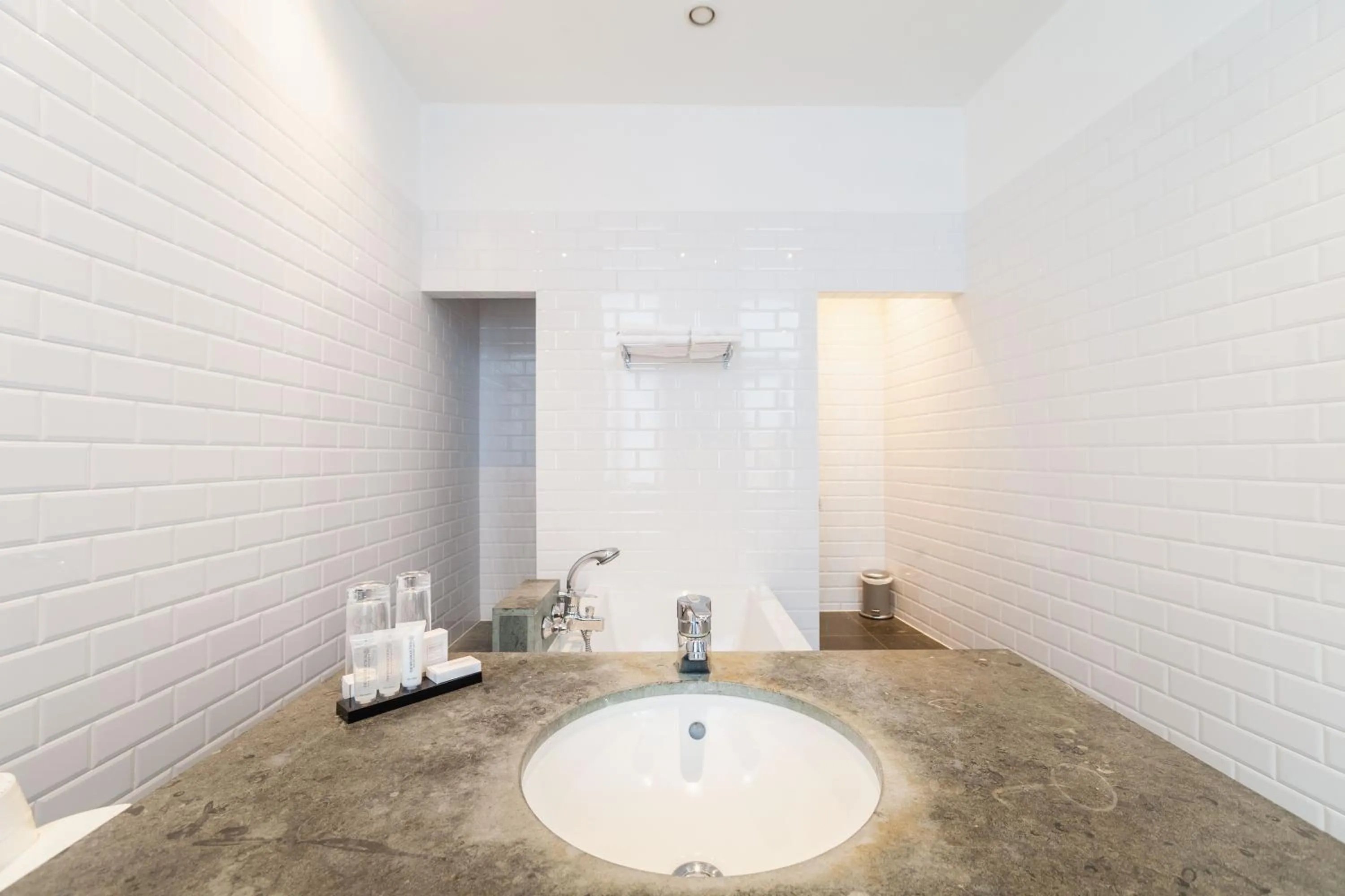 Bathroom in Hotel Hof van Aragon