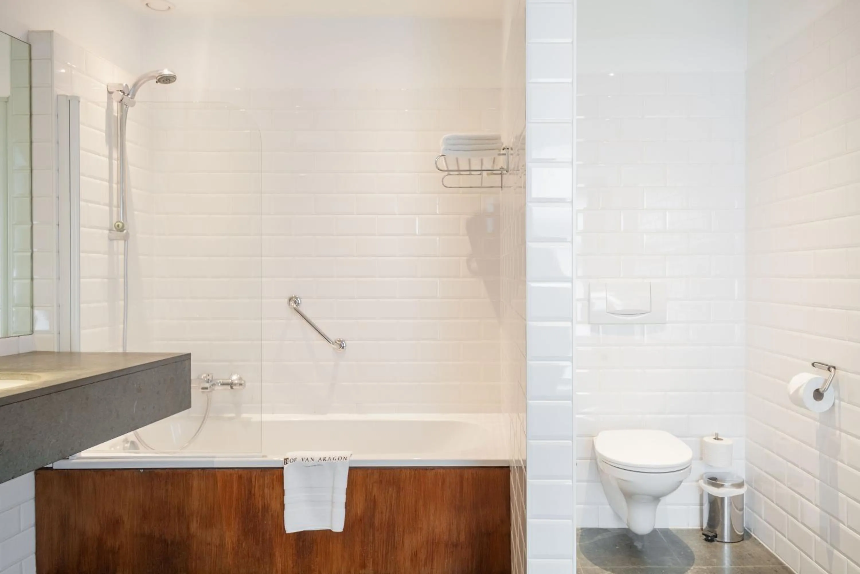Bathroom in Hotel Hof van Aragon