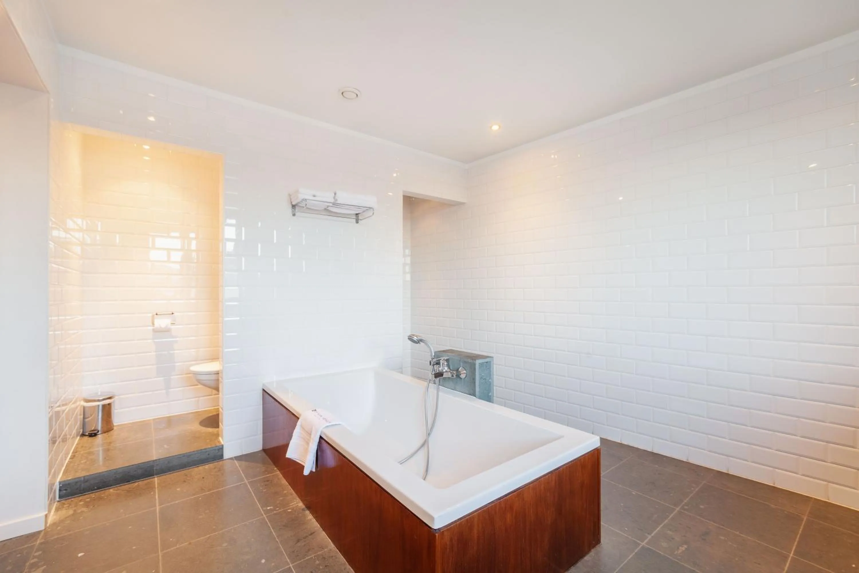 Bathroom in Hotel Hof van Aragon