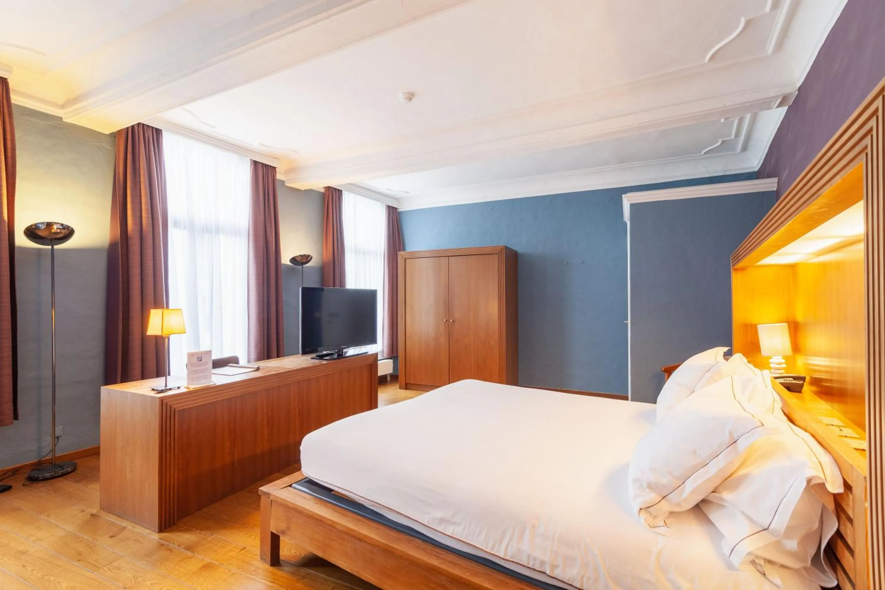 Photo of the whole room, Bed in Hotel Hof van Aragon