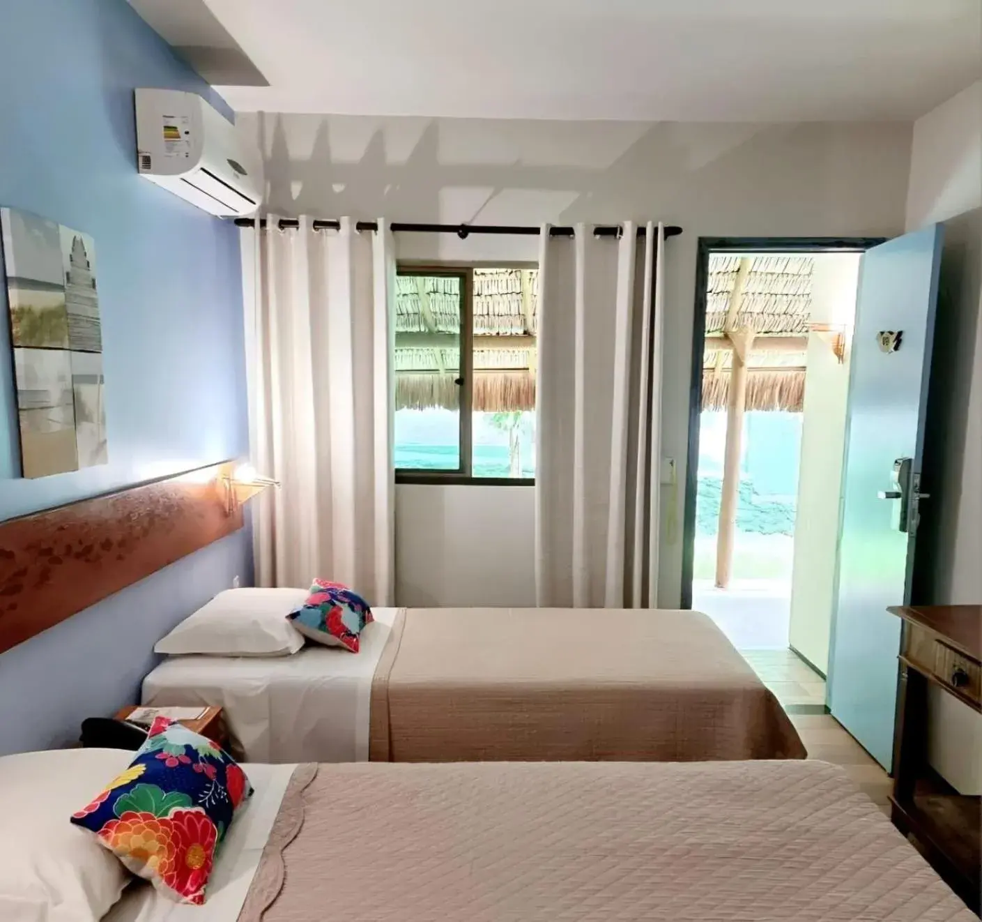 Standard Triple Room in Hotel Santuário das Águias by Nobile Standard Triple Room in Hotel Santuário das Águias by Nobile