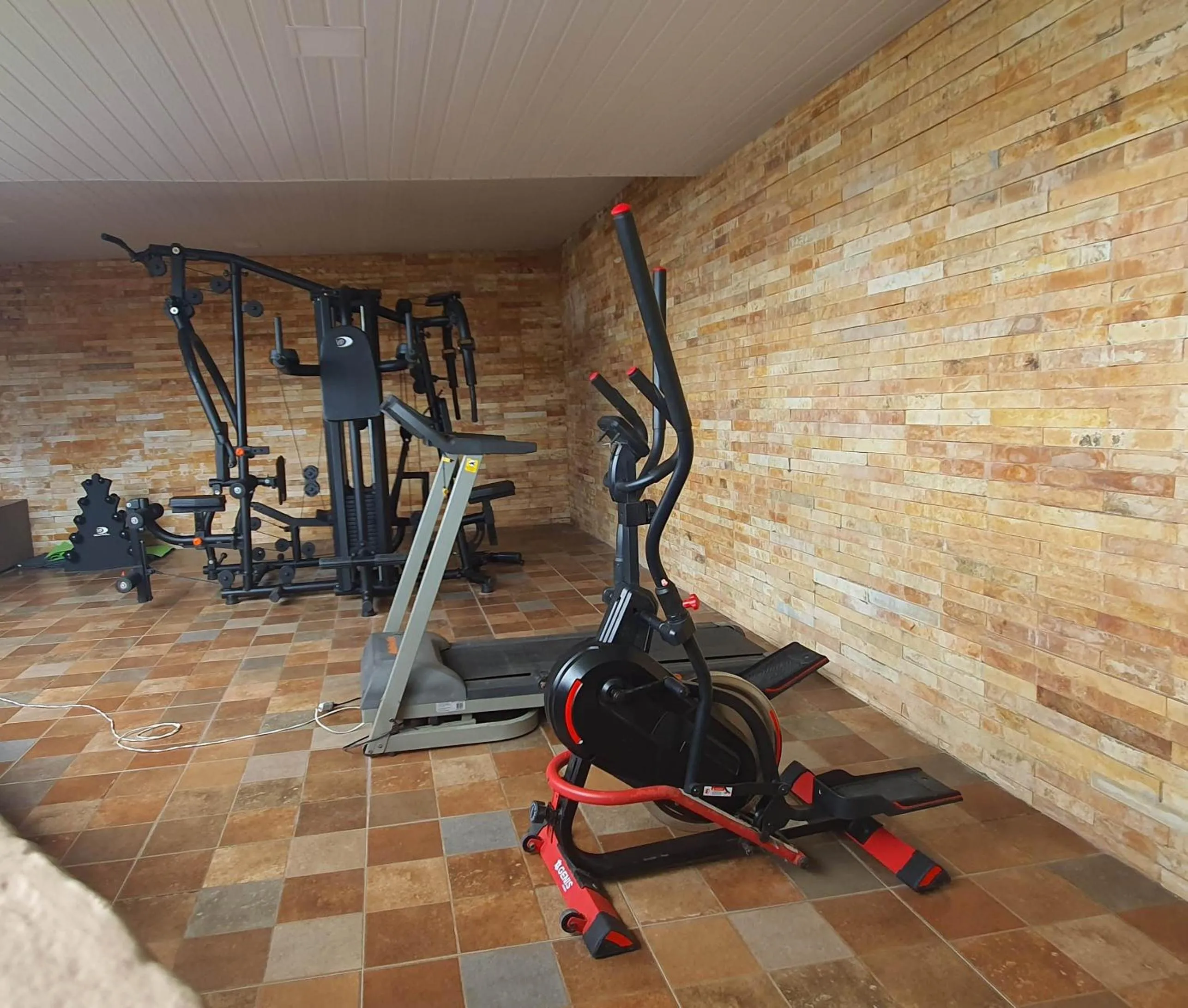 Fitness centre/facilities in Hotel Santuário das Águias by Nobile