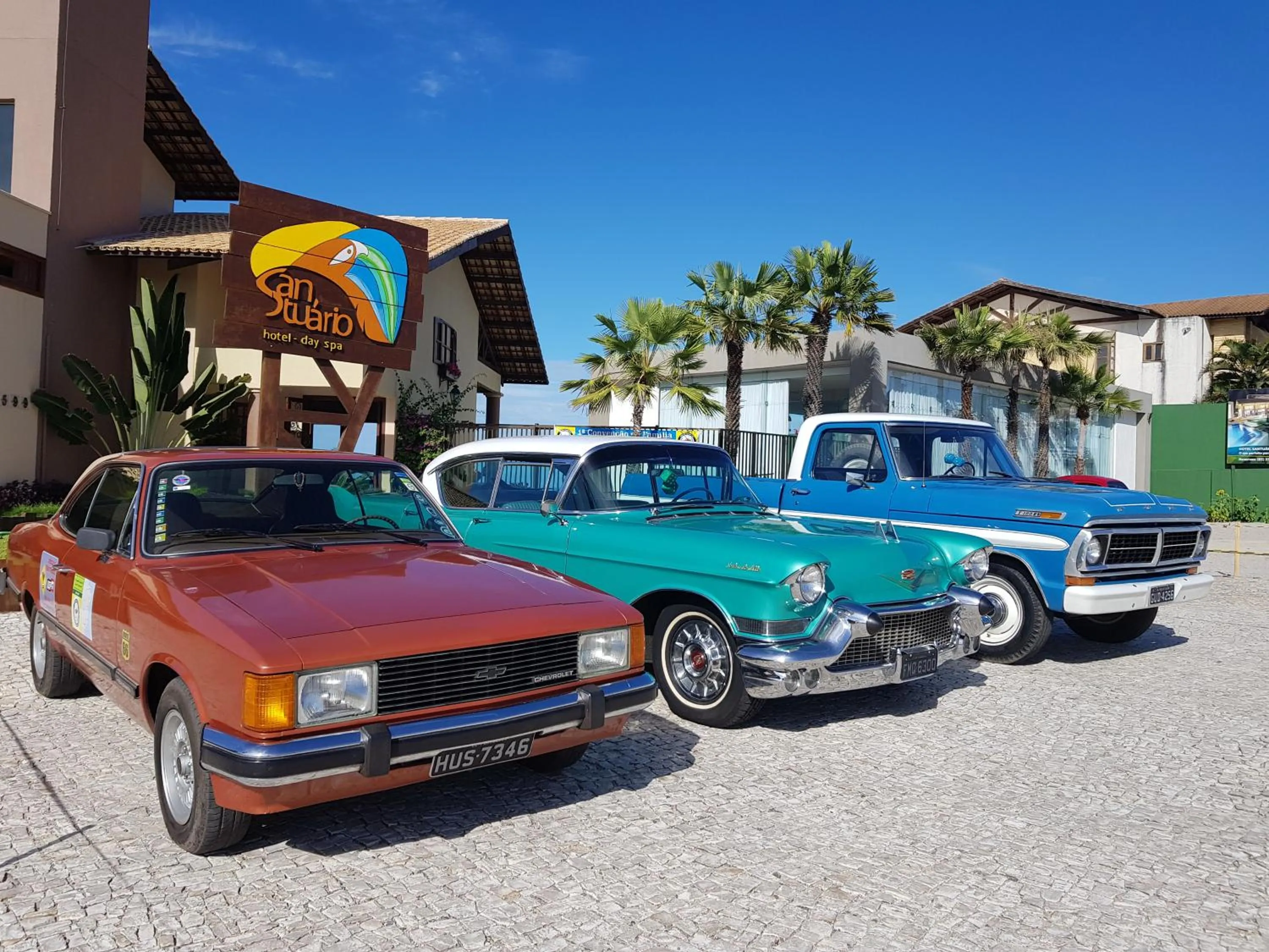 Facade/entrance in Hotel Santuário das Águias by Nobile