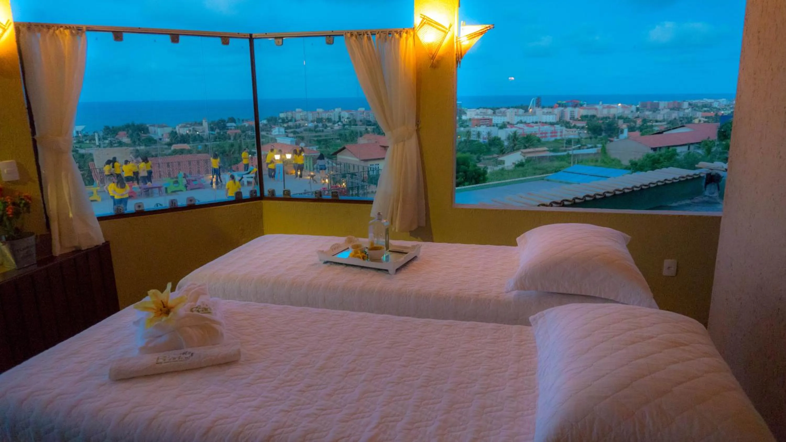 Hot Tub, Bed in Hotel Santuário das Águias by Nobile